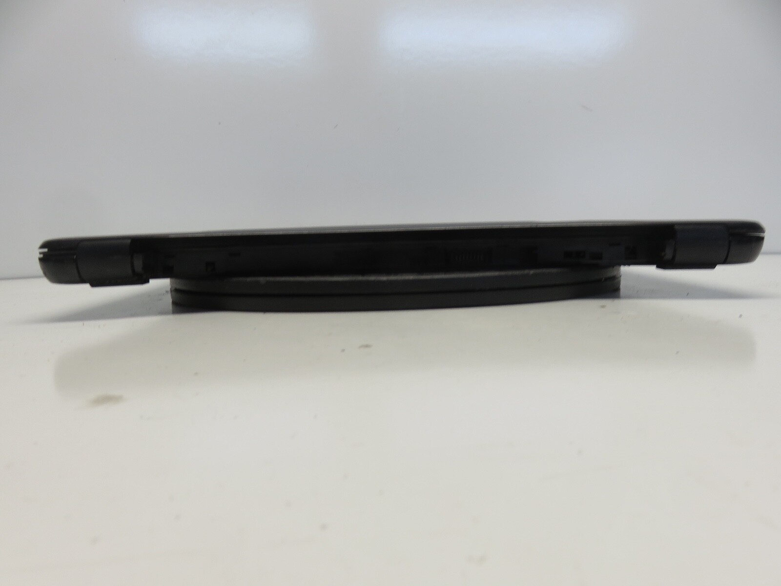 HP 15-ba015wm Laptop AMD E2-7110 4 GB NO HDD No Batt