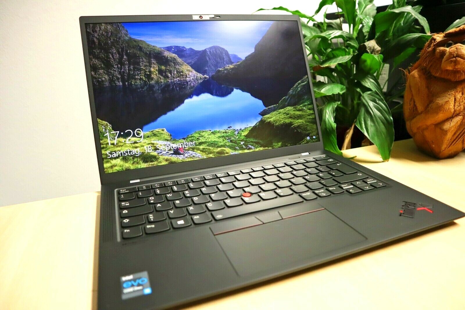 LENOVO THINKPAD X1 CARBON G9 LTE i5-1135G7 WUXGA 16G 512GB 3J.GAR SWITZERLAND CH
