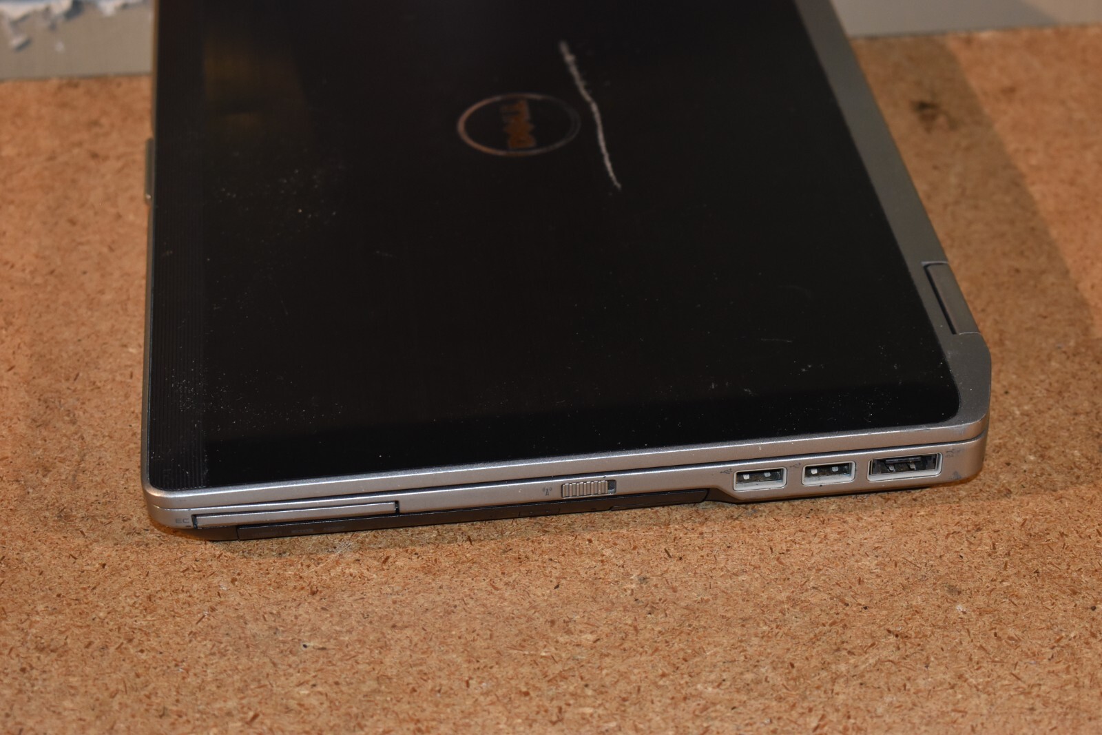 Dell Latitude E6420 Intel Core i5-2520M 4GB RAM 320GB HDD Windows 7 32bit Webcam