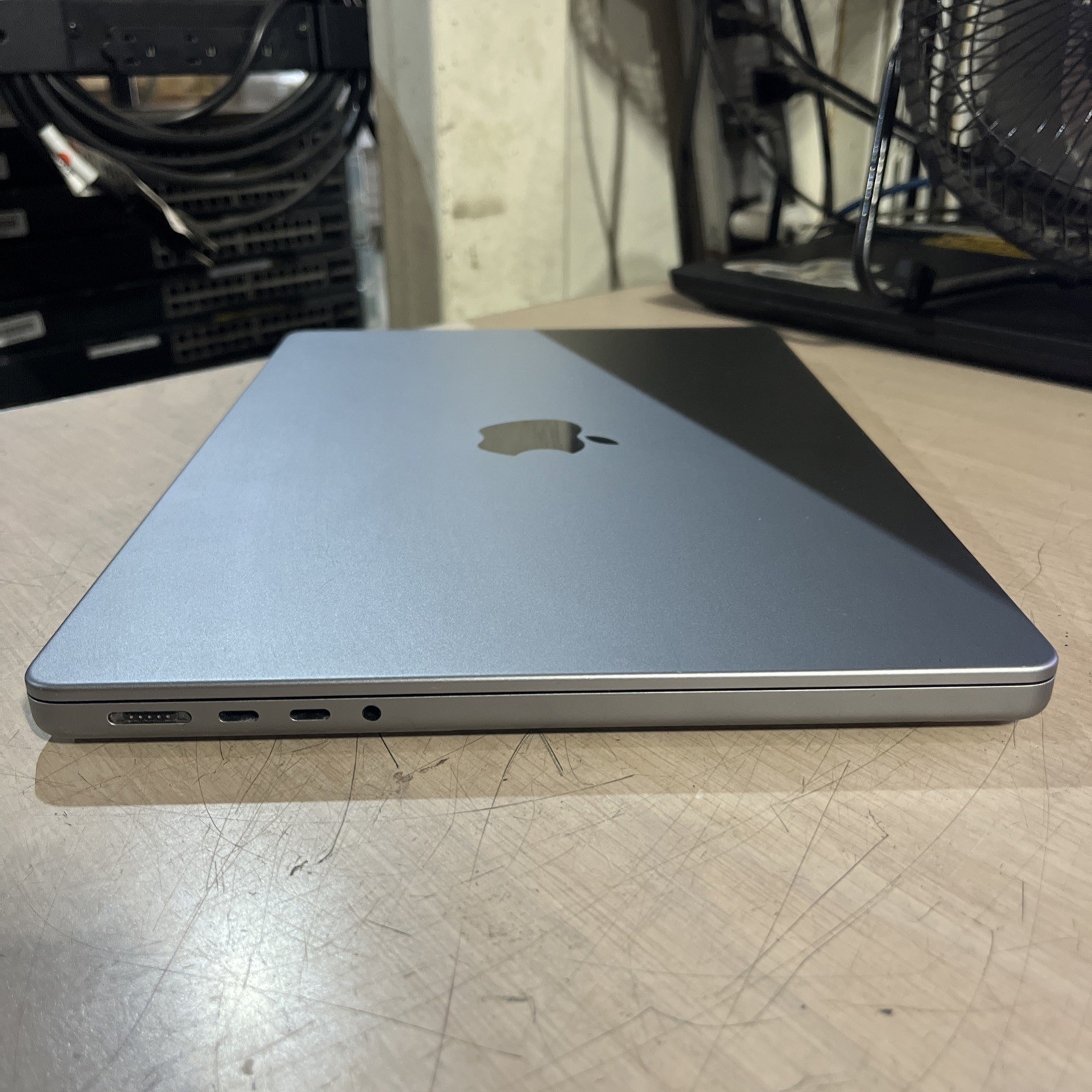 APPLE MACBOOK PRO “M3″ 8 CPU/10 GPU 14” 4.0GHZ 8GB RAM 512SSD
