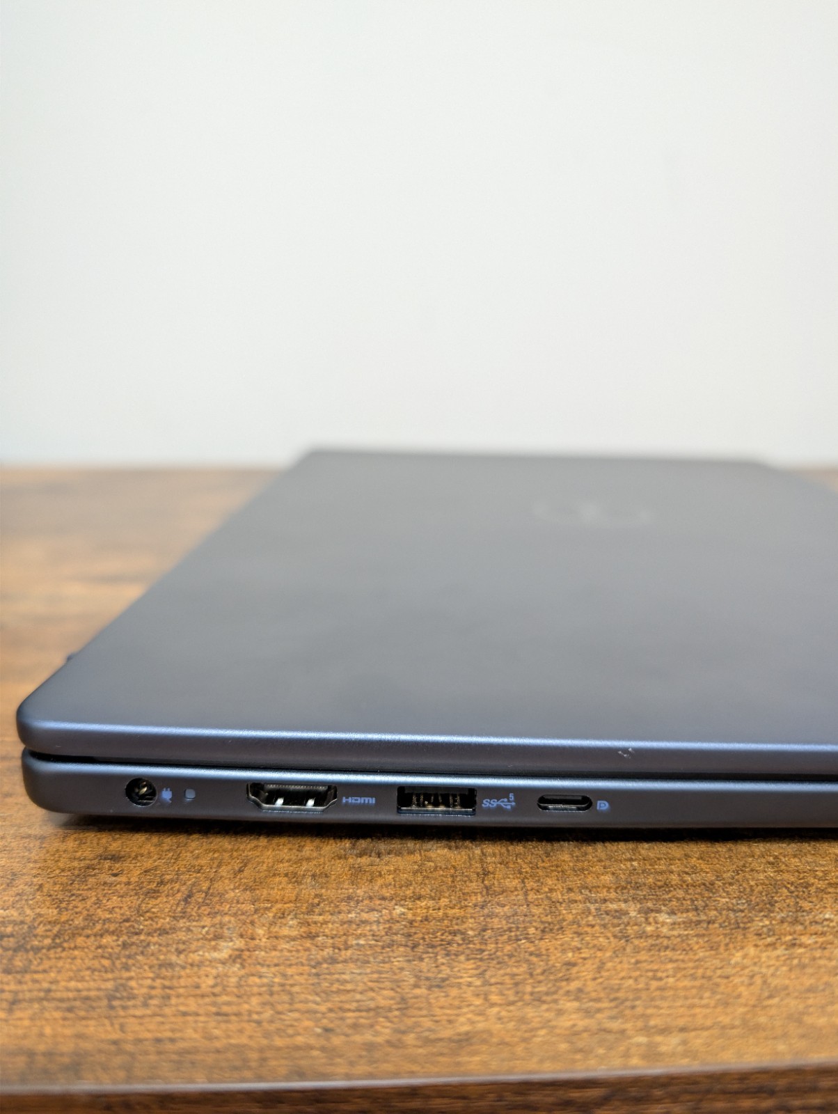Dell Inspiron 16 5645 Ryzen 7 8840U 16GB DDR5 1TB SSD Very Good