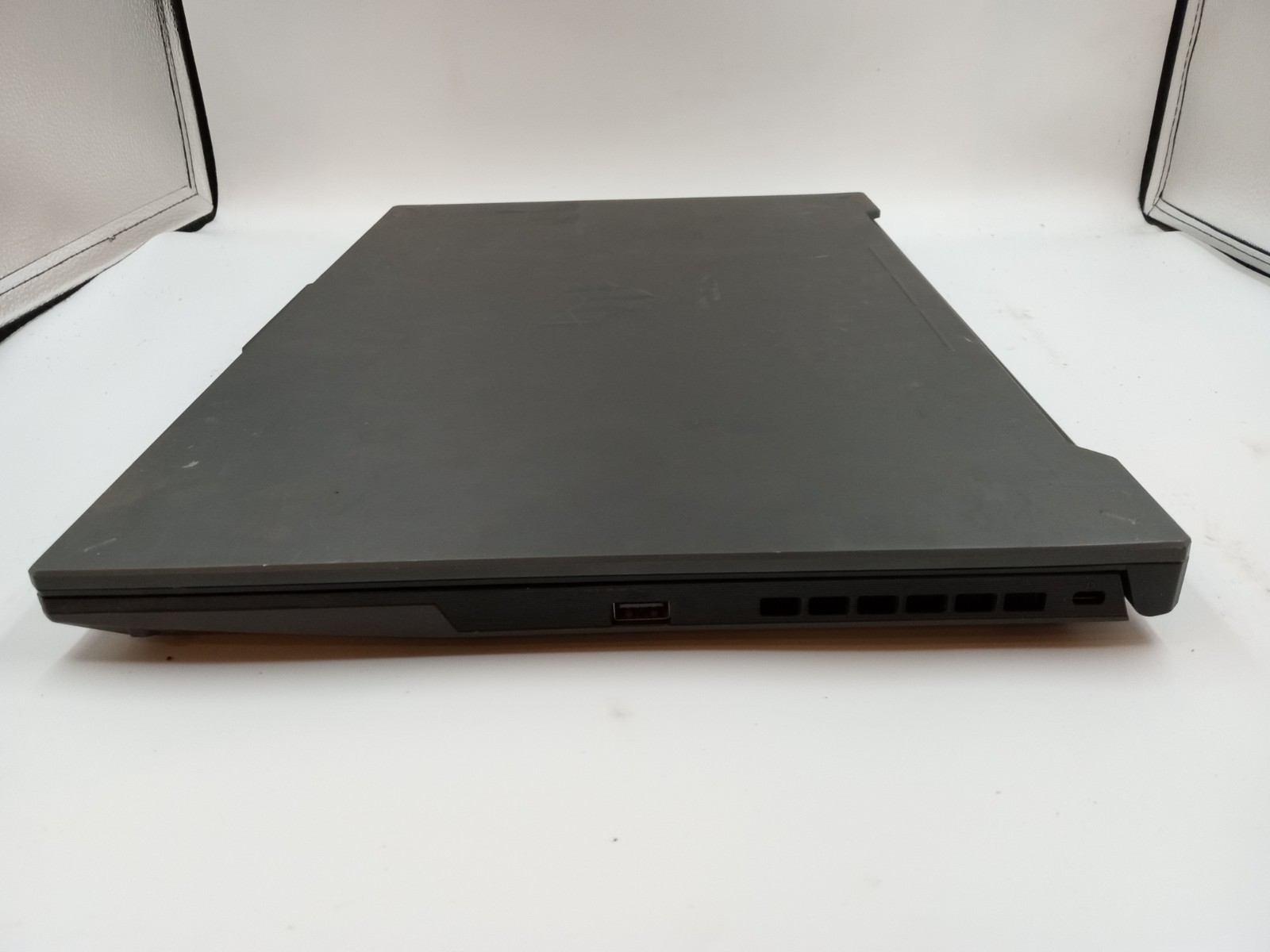 Asus TUF Gaming A17 FA707NU-DS74 17.3″ AMD Ryzen 7 7735HS RTX4050 -BOOTS -READ!!