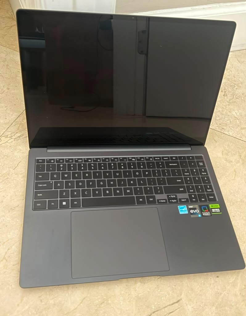 Samsung Galaxy Book3 Ultra 16 i9-13900H RTX 4070 32GB 1TB OLED Laptop