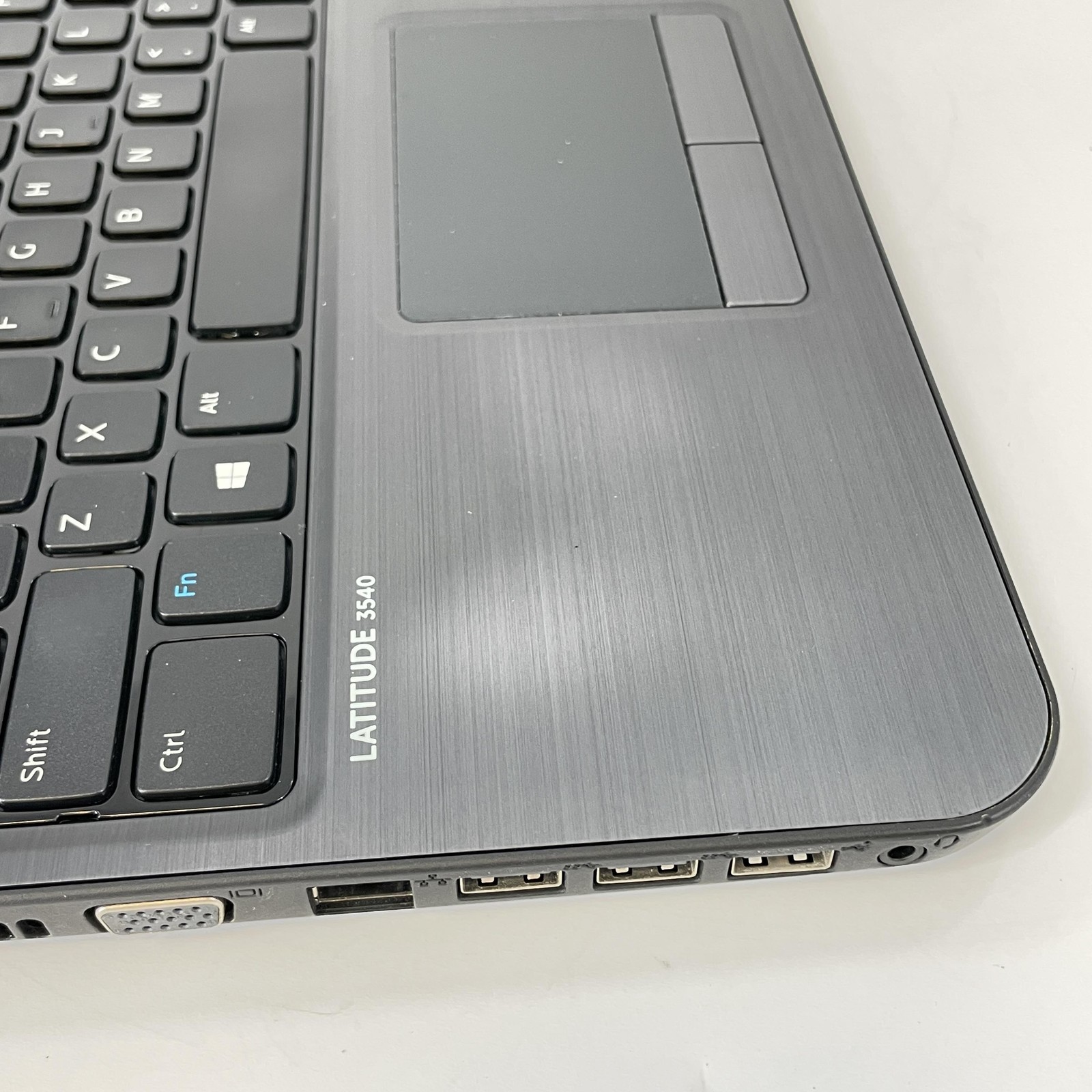 Dell Latitude 3540 15.6 2014 Gray HD TOUCH i5-4210U 1.70GHz 4GB 500GB HDD Fair