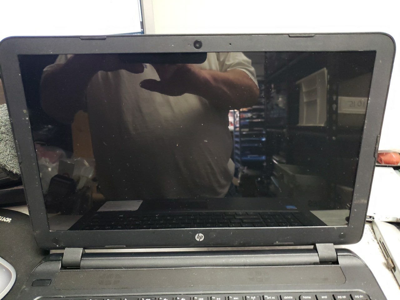 HP 15-F039WM Laptop Intel Celeron N2830 2.1 GHz 4GB ram FREE SHIP READ AD