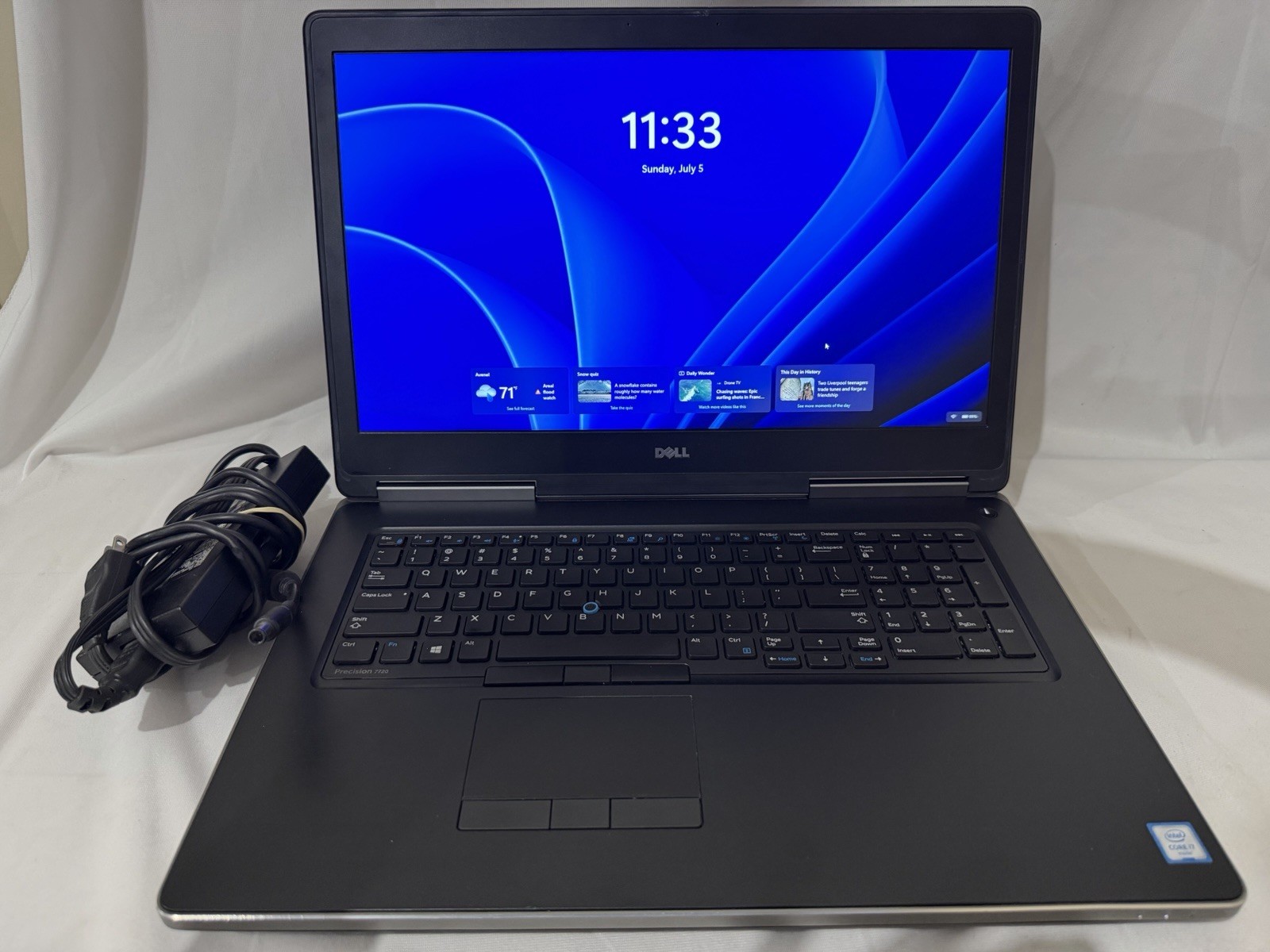 Dell Precision 7720 17” i7-6920HQ 16GB RAM 256GB NVMe SSD Radeon M5100 Win11Pro