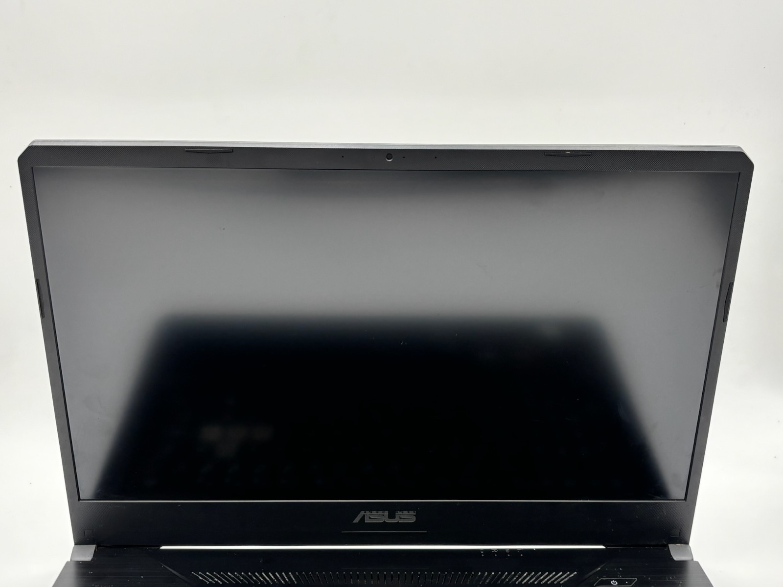 ASUS TUF Gaming FX705G 17.3″ 256 GB SSD 8 GB RAM i7-8th Gen GTX1060 As For Parts
