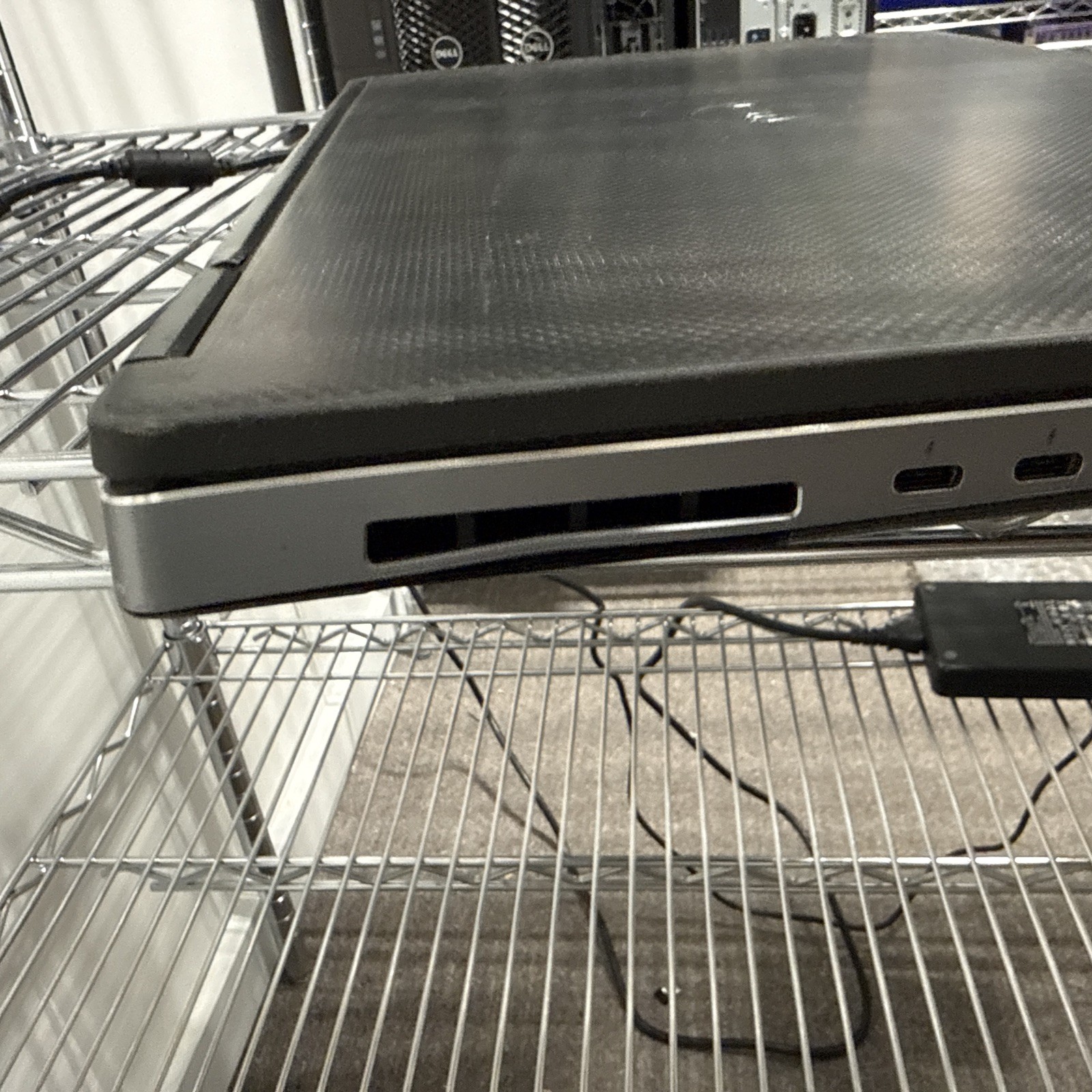 Dell Precision 7740 17.3″ 2.40GHz i9-9980HK 8GB NO SSD Workstation Laptop