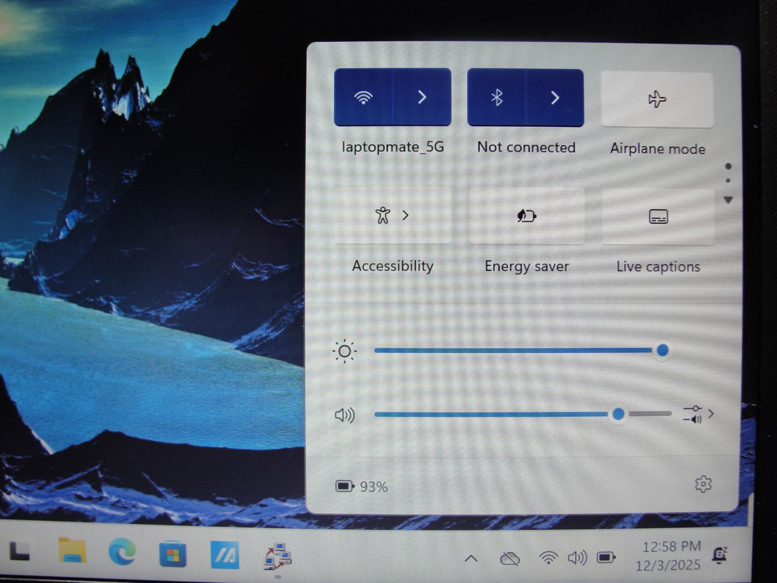 ASUS VivoBook X1404ZA 14″ i3-1215U 8GB 128GB SSD FHD Laptop Win 11 Home
