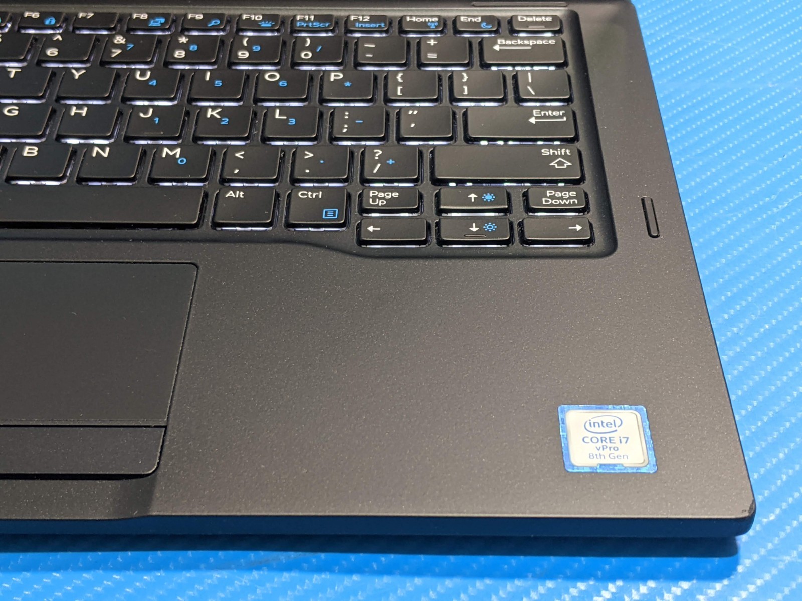 Dell Latitude 7390 2n1 13.3″ FHD TOUCH i7-8650U 1.9GHz 16GB 512GB SSD W11P +PA
