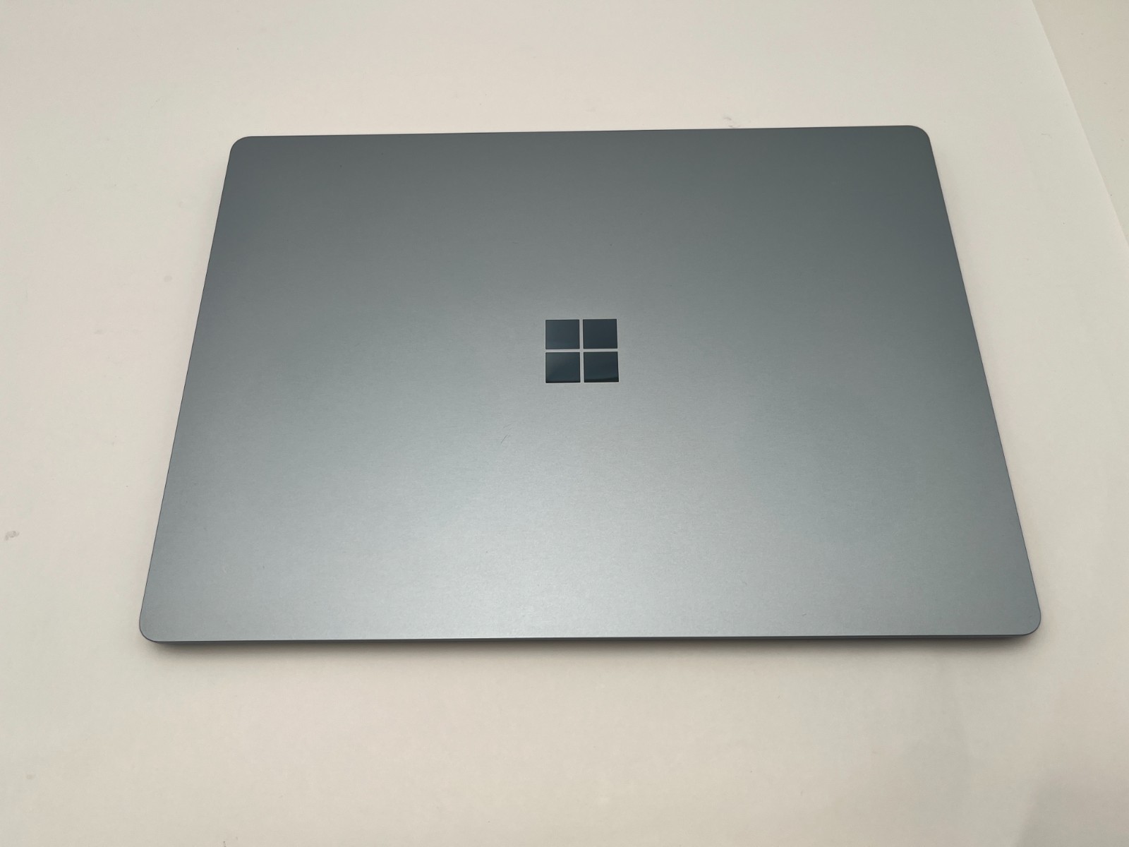 Microsoft Surface Laptop 4 1950 13.5″ Touch i7-1135G7@2.40GHZ 8GB RAM 512GB NVME