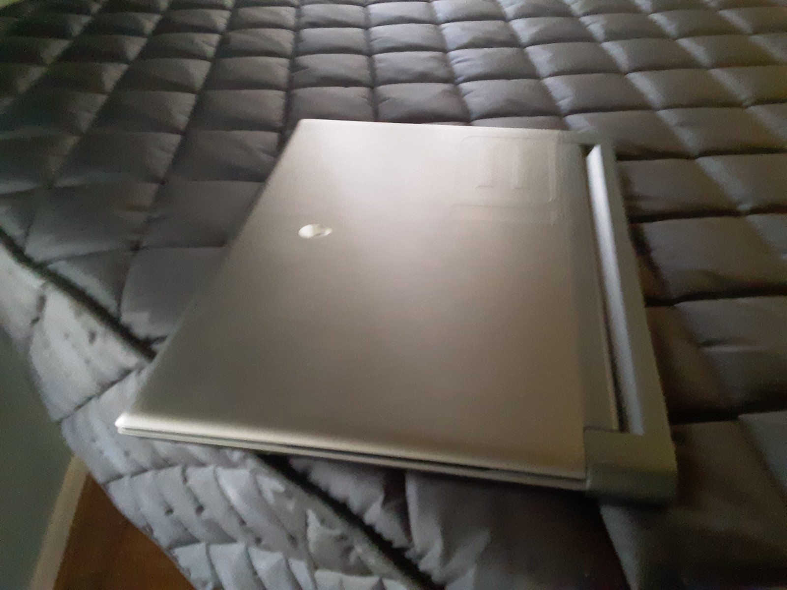 Alienware M18 R2 Gaming Laptop RTX 4070 / i7-14700HX/1TB SSD/16GB RAM