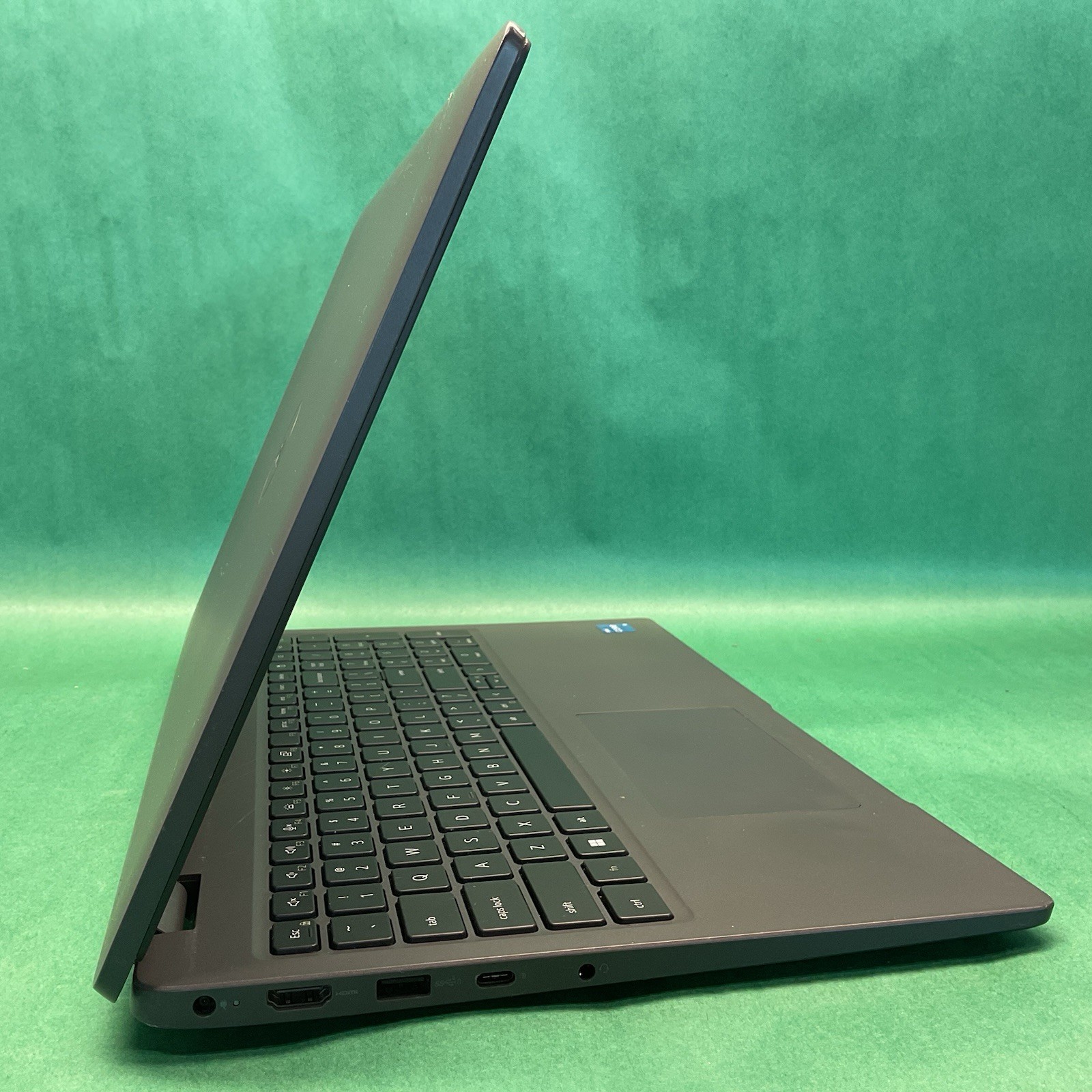 DELL Latitude 3540 15.6 HD – Powers On – NO HARD DRIVE- Untested