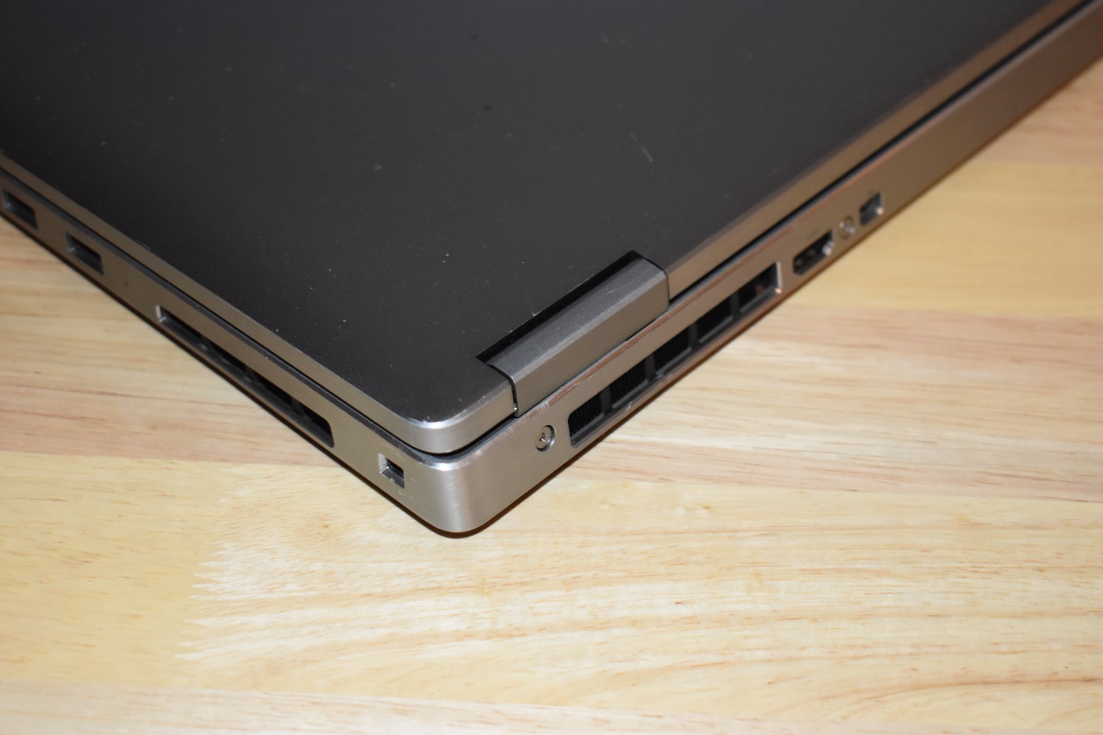 Dell Precision 7740 17.3 FHD Xeon E-2276M 16GB RAM 512GB SSD Quadro RTX 3000