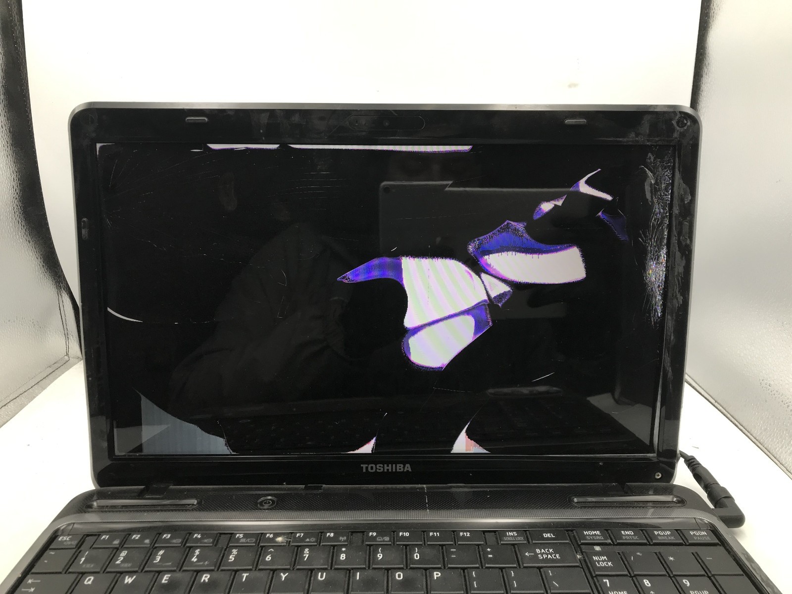 TOSHIBA SATELLITE L755 S5306 – FOR PARTS – INTEL I3 2330M – 4GB RAM – READ – BB!