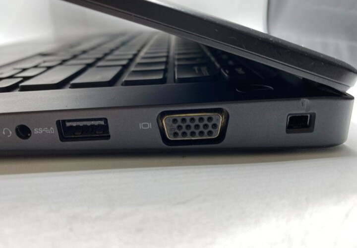 Dell Latitude 5480 14″ Laptop Intel Core i7-7820HQ 2.90GHz 16GB RAM 256GB SSD