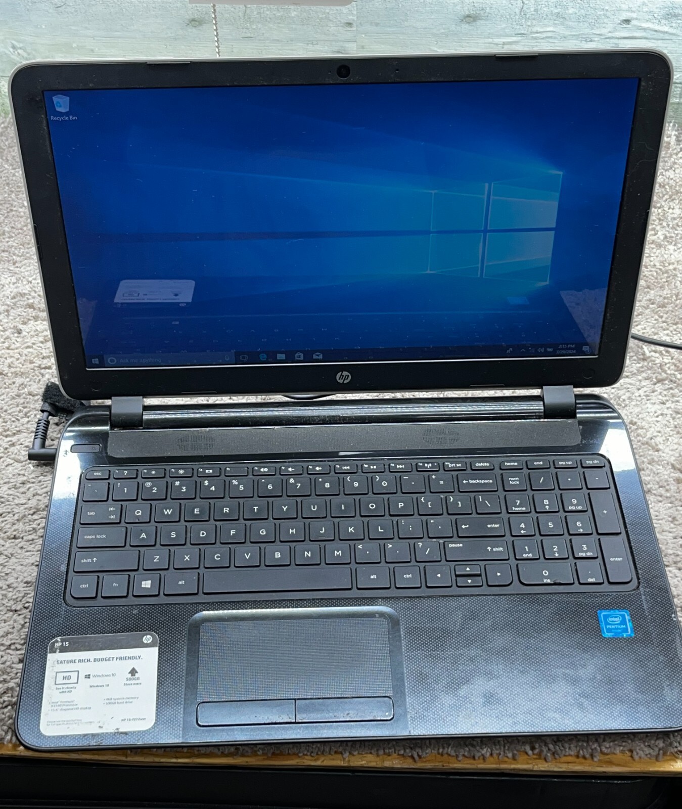 HP 15-F272WM Intel Pentium Laptop 4GB Ram 500GB Hard Drive USED 073744