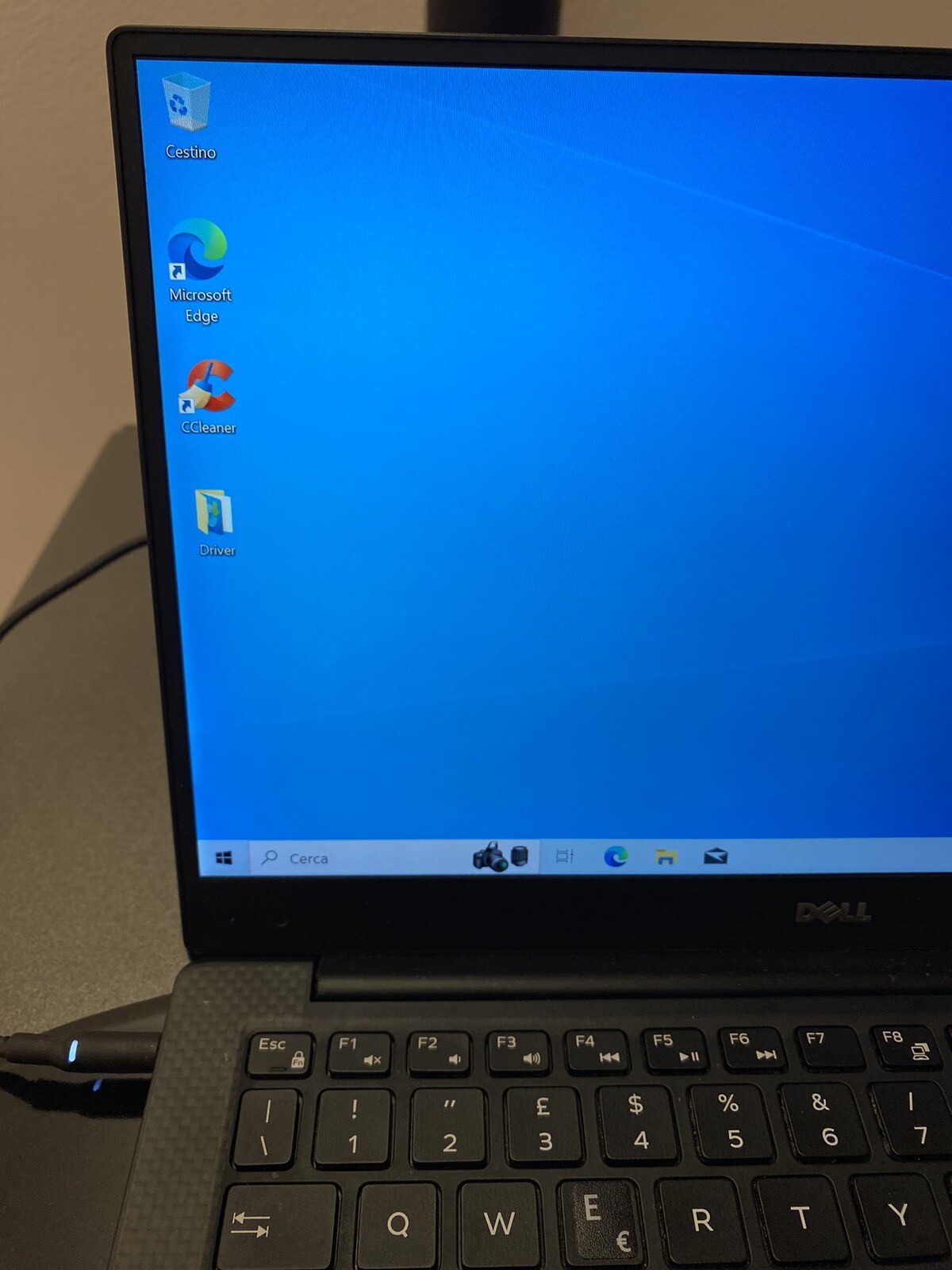 DELL XPS 13 9350 13.3″ INTEL i7-6500U 2.50GHz 8GB RAM 256GB SSD WINDOWS 10!!