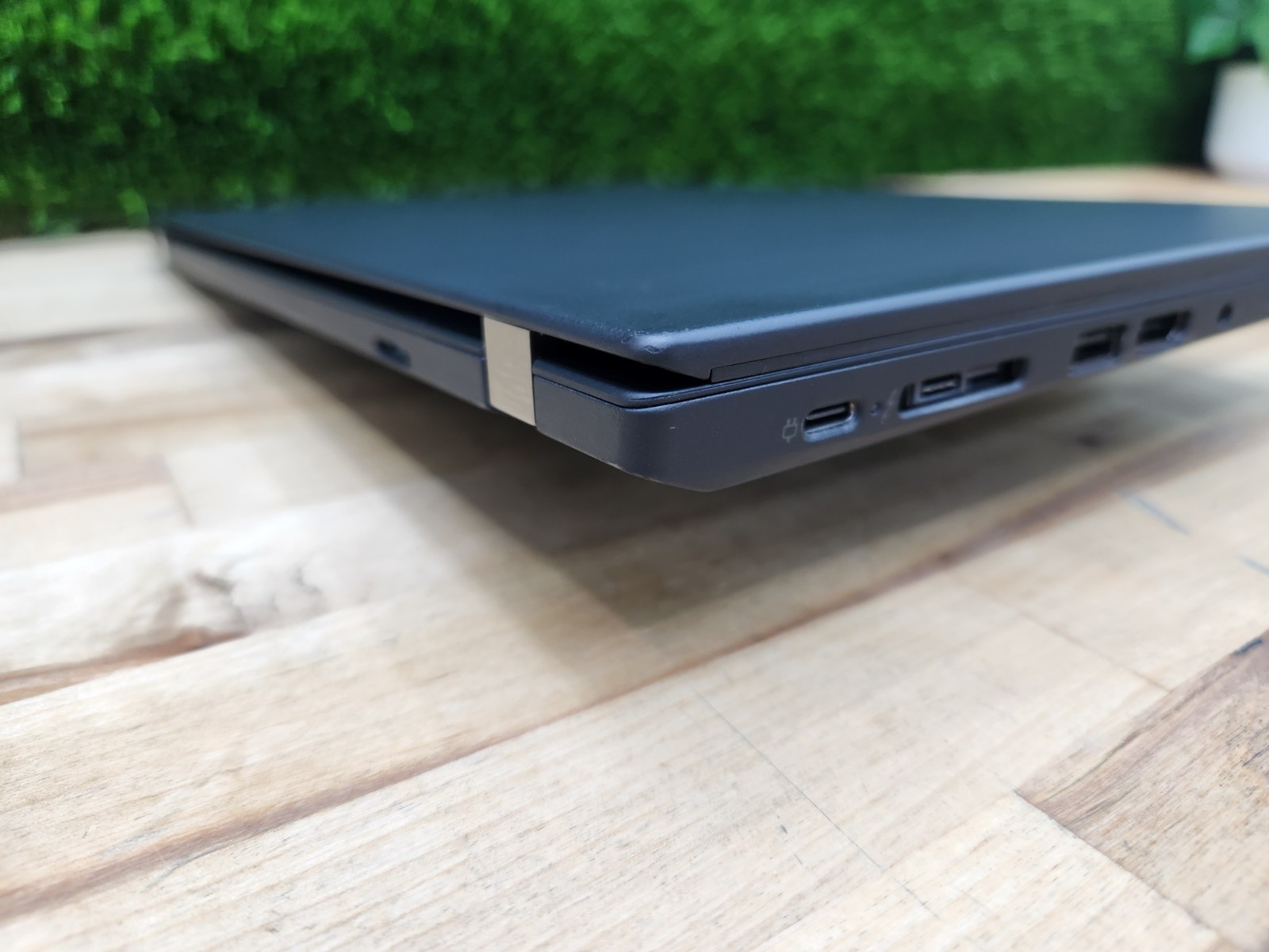 Lenovo ThinkPad T14 Gen 1 14″ FHD i7-10510U 1.8GHz 16GB 256GB SSD Win 11 Pro ~