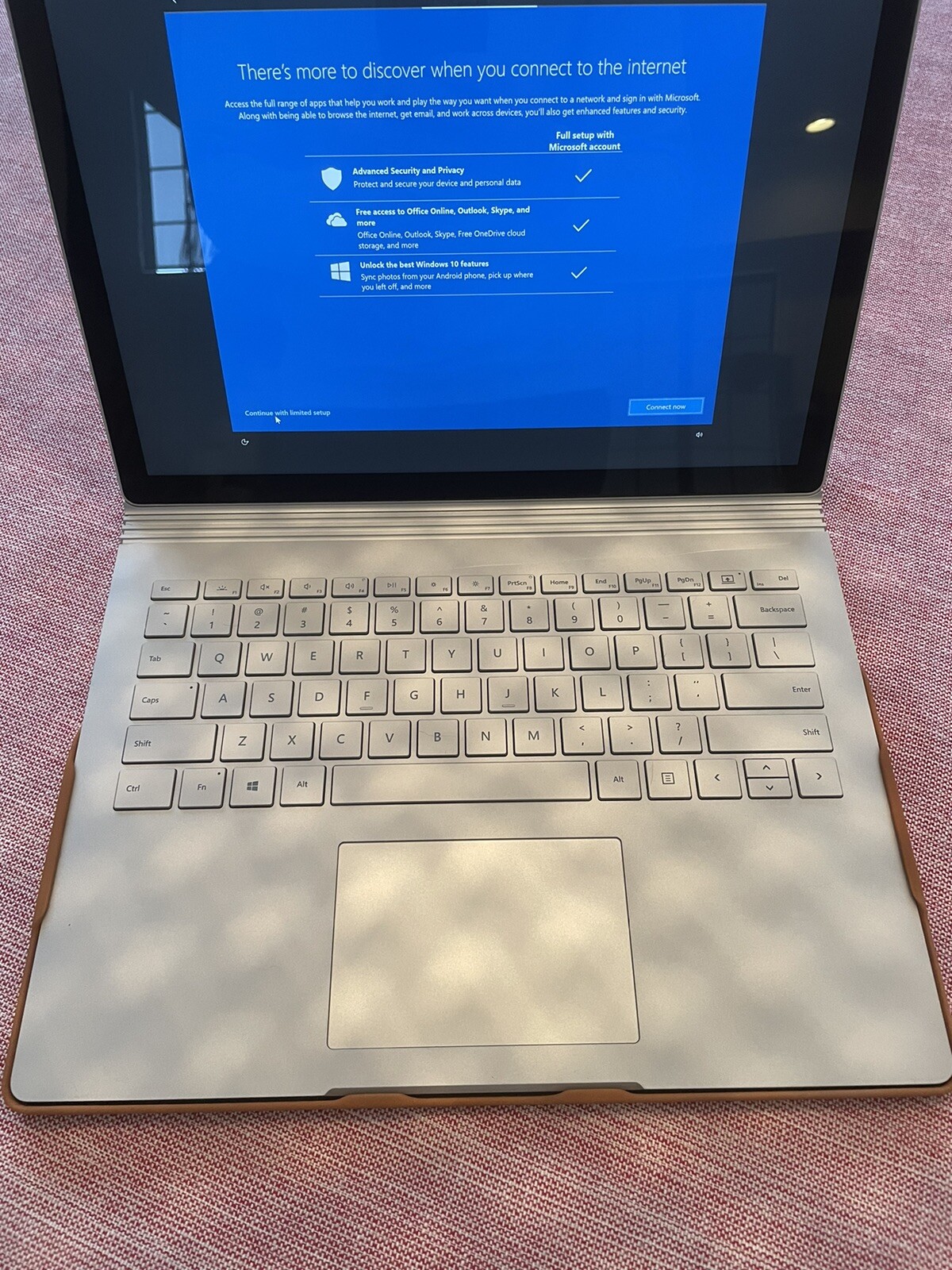 Microsoft Surface Book 3 13.5″ (256GB SSD, Intel Core i5 10th Gen., 3.70 GHz,…