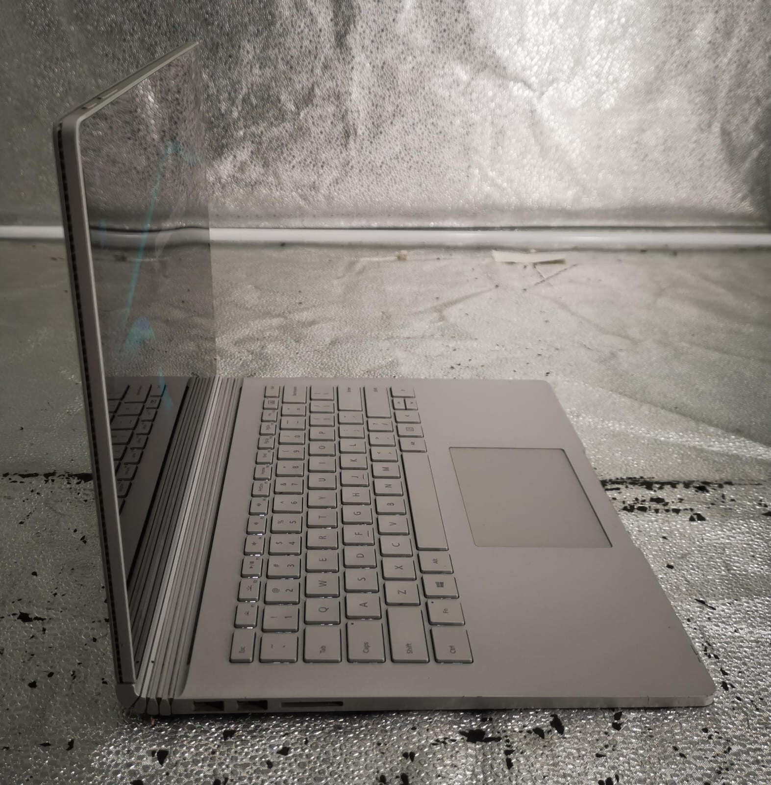 Microsoft Surface Book 13.5″ Intel Core i5-6300U 8GB RAM 256GB
