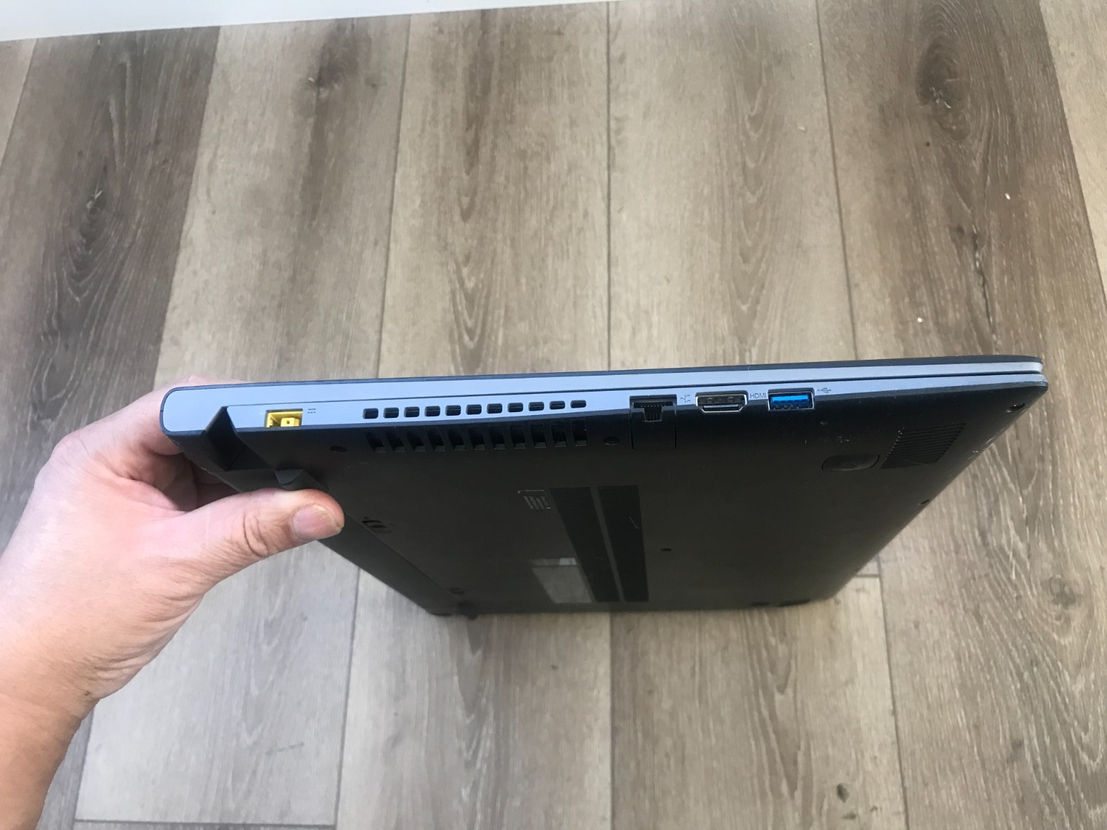 Lenovo IdeaPad Flex 15D 15.6″ AMD E1-2100 AUP 1.00 GHz 4GB 500GB SATA HDD Win 10