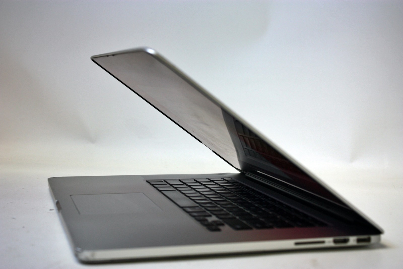 MacBook Pro 15″ Retina Mid 2014 2.5GHz Intel Core i7 16GB 500 GB NVIDIA GeFor…