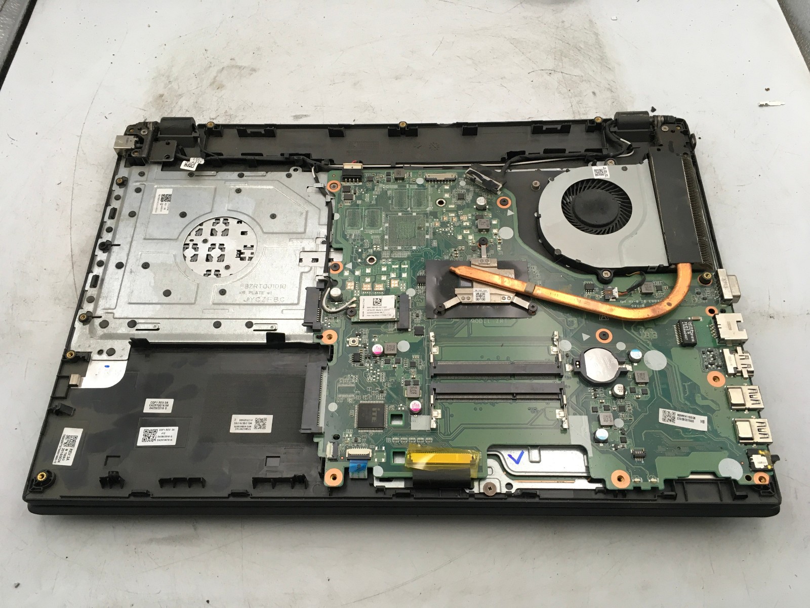 ACER ASPIRE E5 575 -FOR PARTS- INTEL CORE I5 7200U – NO RAM – NO POWER -READ- BB