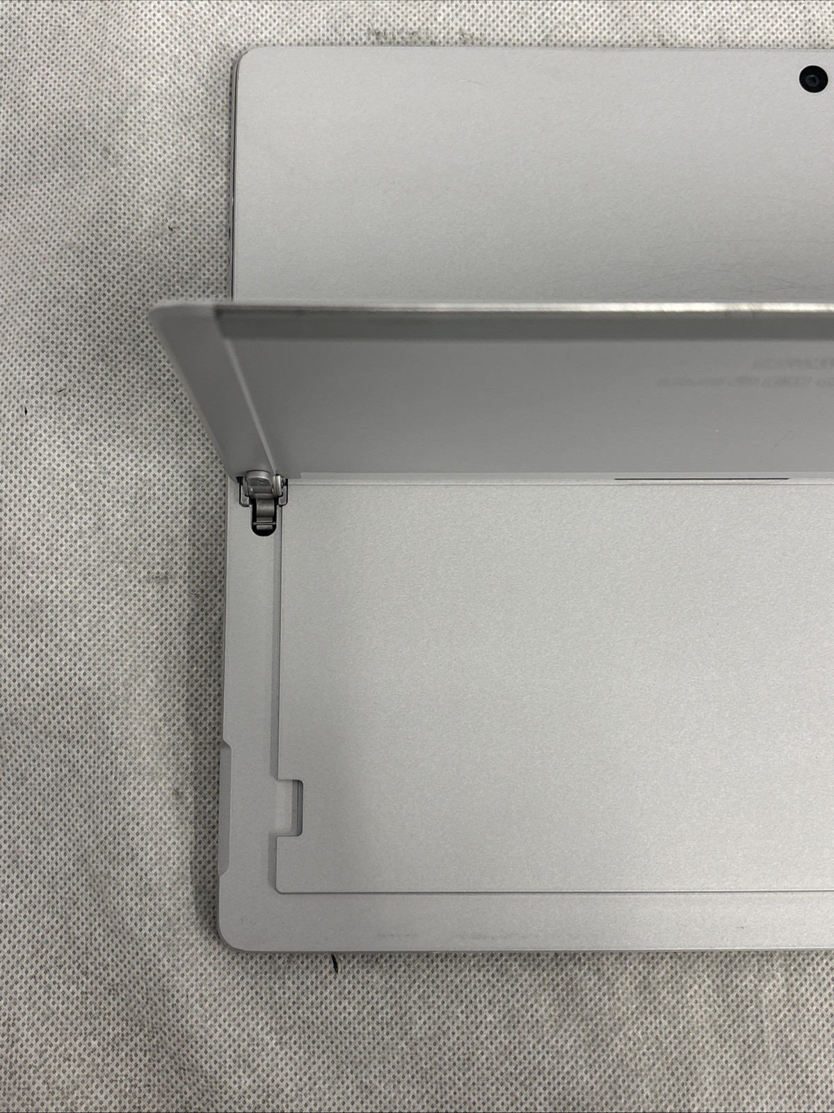 Microsoft Surface Pro 7 (1866) 12.3″ (256GB, Intel i5 10th, 16GB) – *LCD Spot*