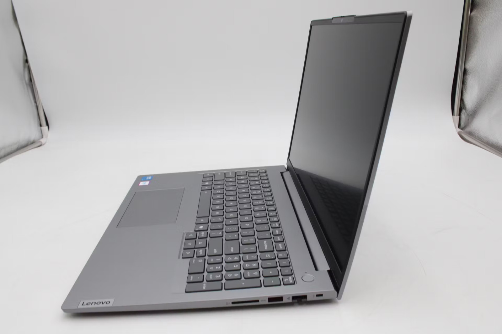 Lenovo ThinkPad 16 G8 IRL 16″ Core 5 210H, 512GB NVMe, 16GB RAM