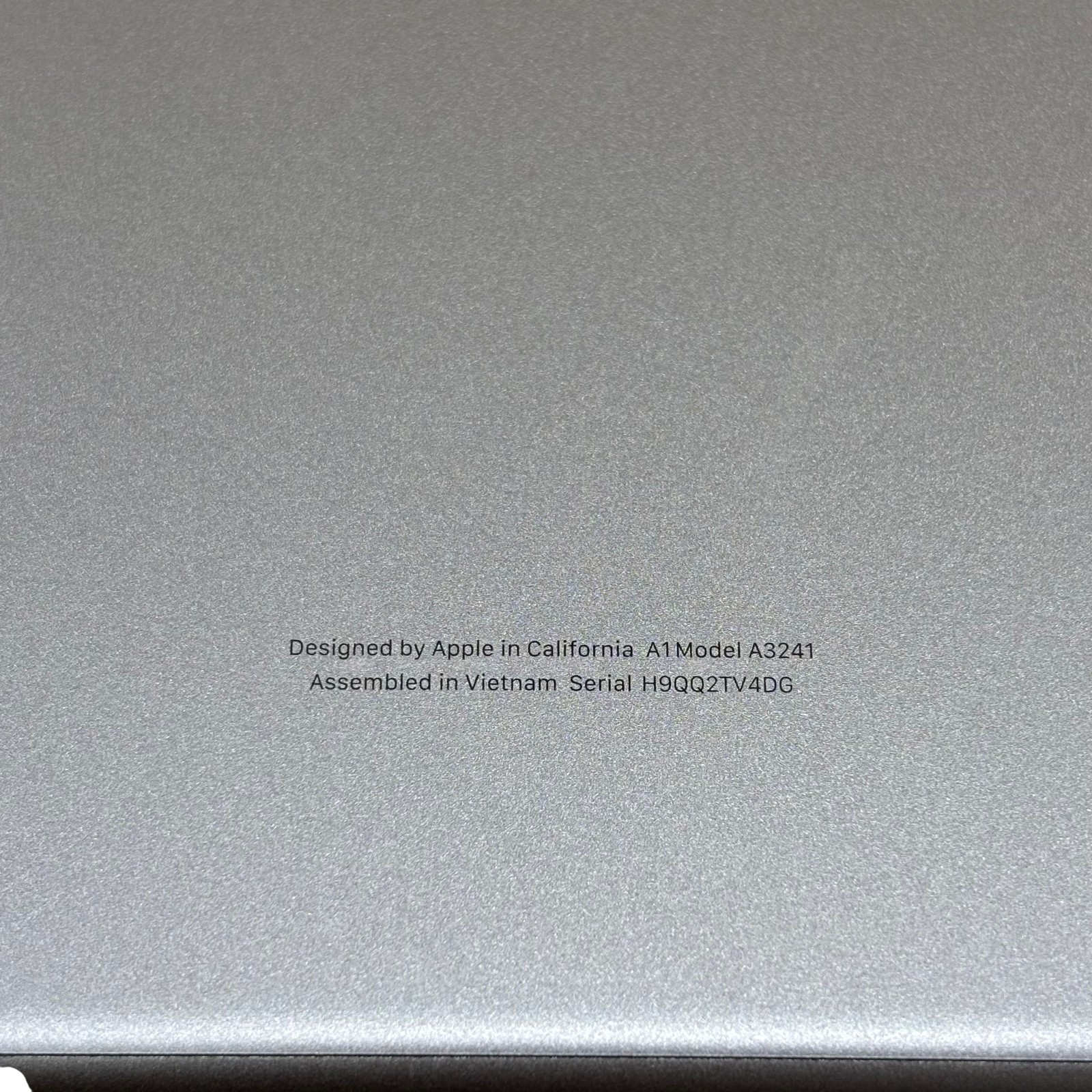 Apple MacBook Air 2025 A3241 MW1J3LL/A M4 Chip 4.4GHz 16GB RAM 256GB SSD 15.3″