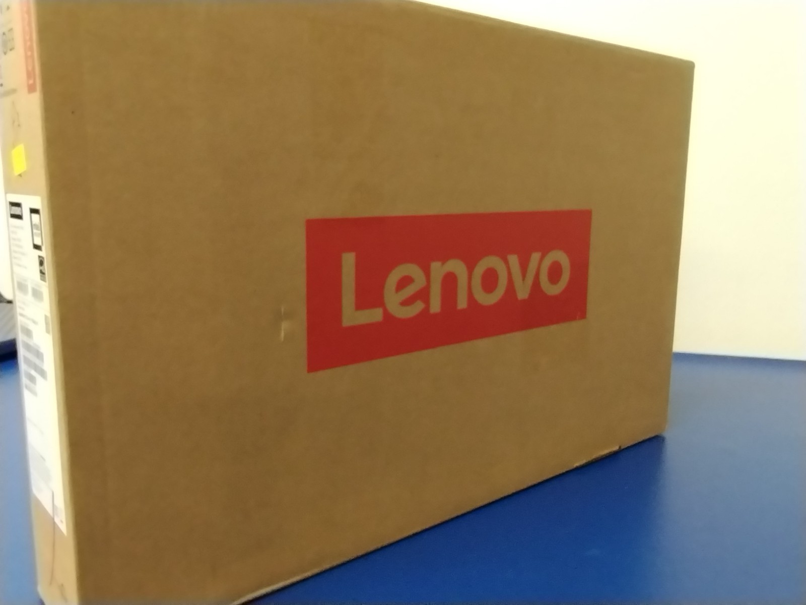 Lenovo IdeaPad 5 2-in-1 16AKP10, Intel Core Ultra 7 255U, 32 GB RAM, 1 TB NVMe