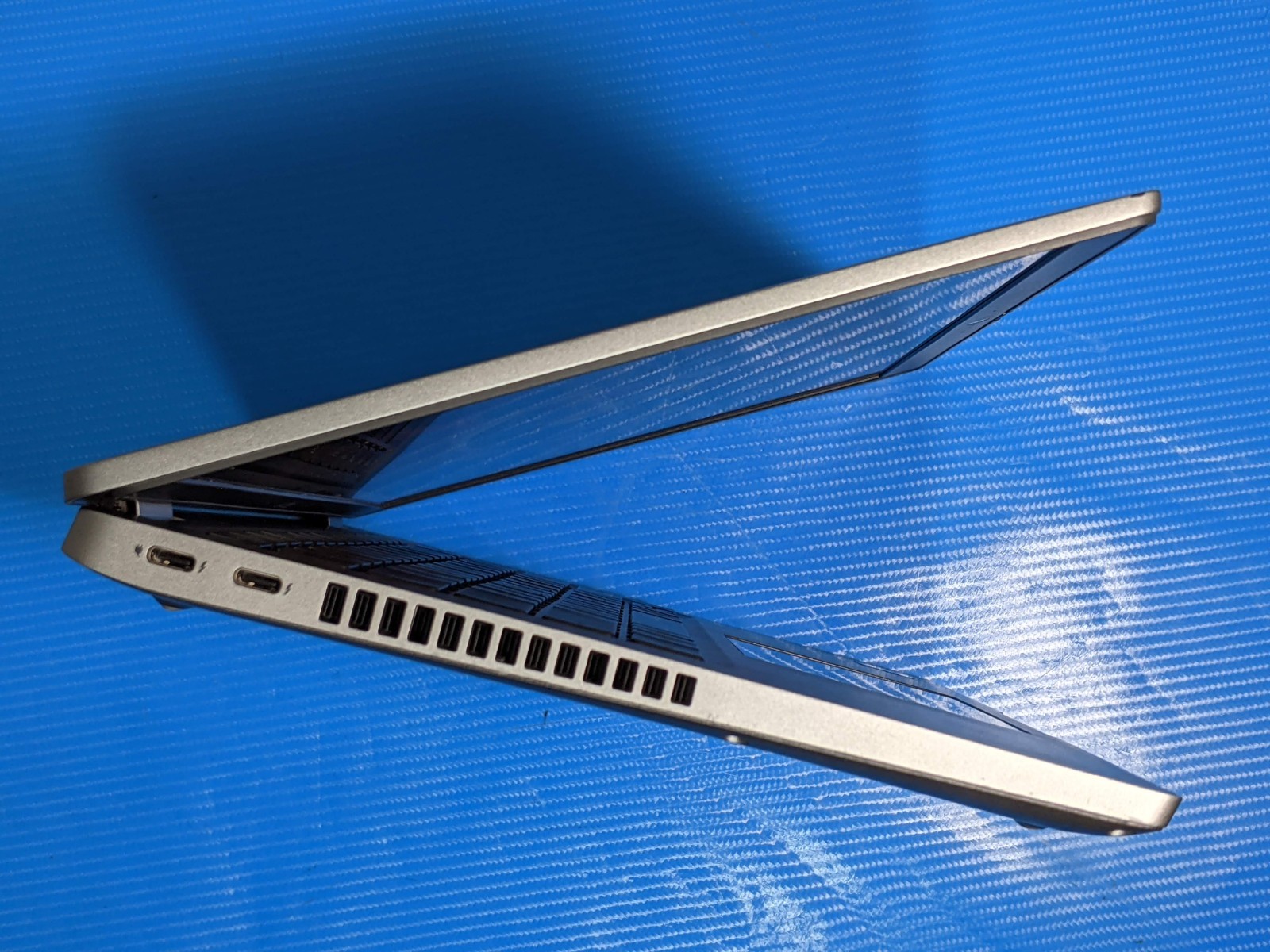 Dell Latitude 5430 14″ FHD i5-1235U 1.3GHz (max 4.4 GHz) 32GB 256GB SSD W11P +PA