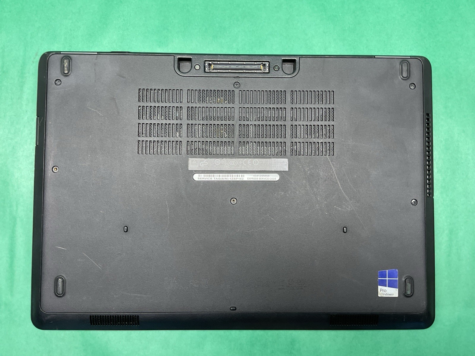14″ Dell Latitude E5450 Powers On – NO HARD DRIVE- Untested