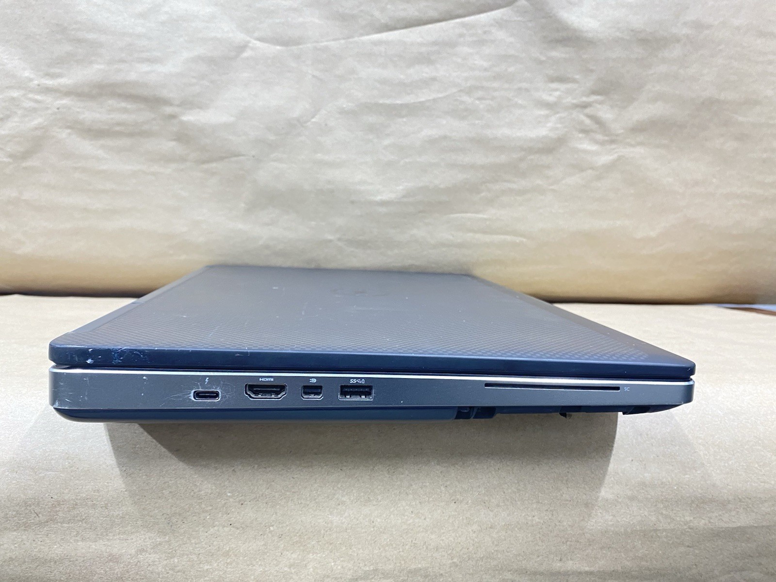Dell Precision 7520 15.5″ 3840*2460 E3-1575M 8GB – 256GB SSD – Wi10 Pro READ