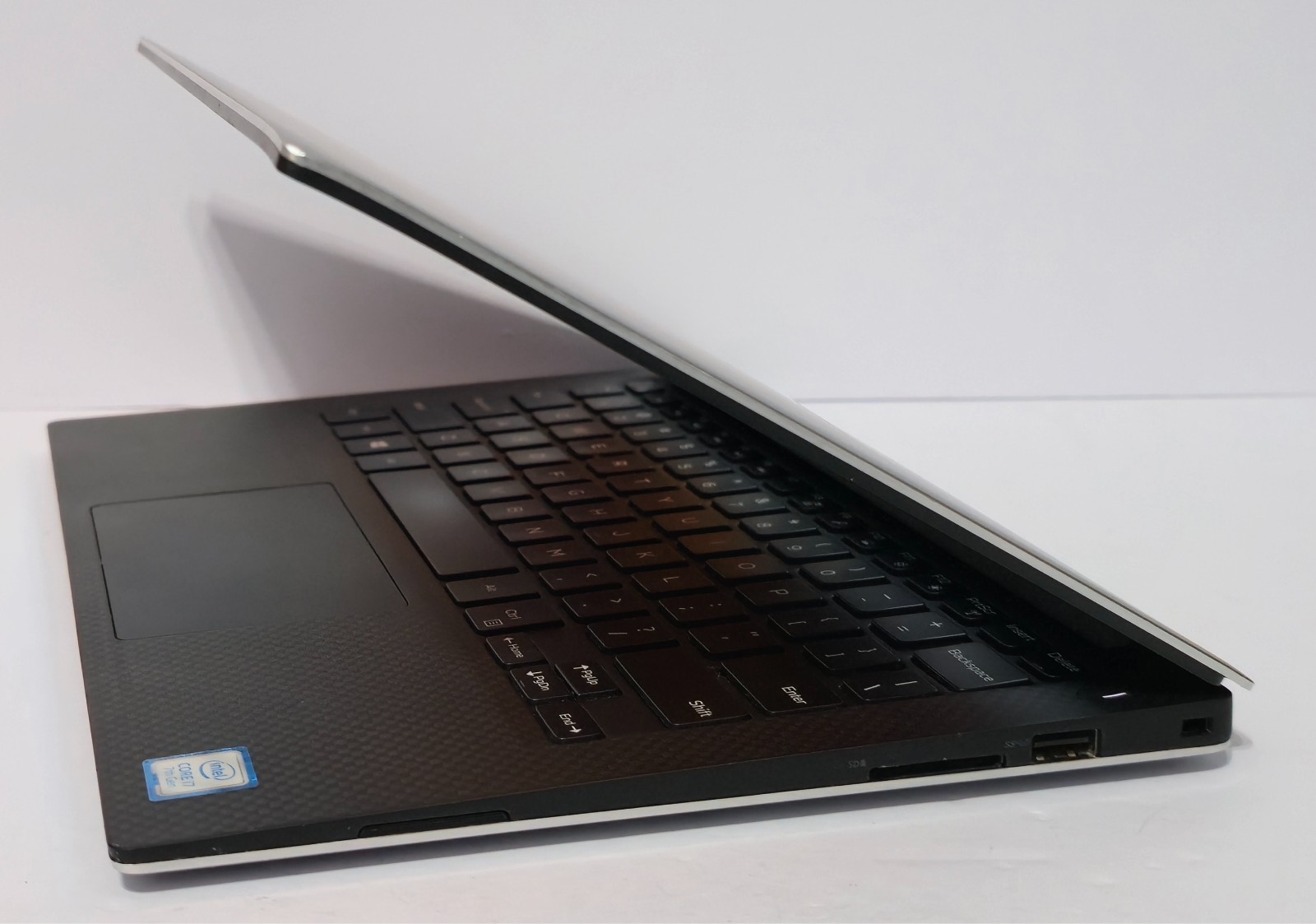 Dell XPS 13 9360 13.3″ – i7-7500U – 16GB RAM – 512GB SSD – Silver