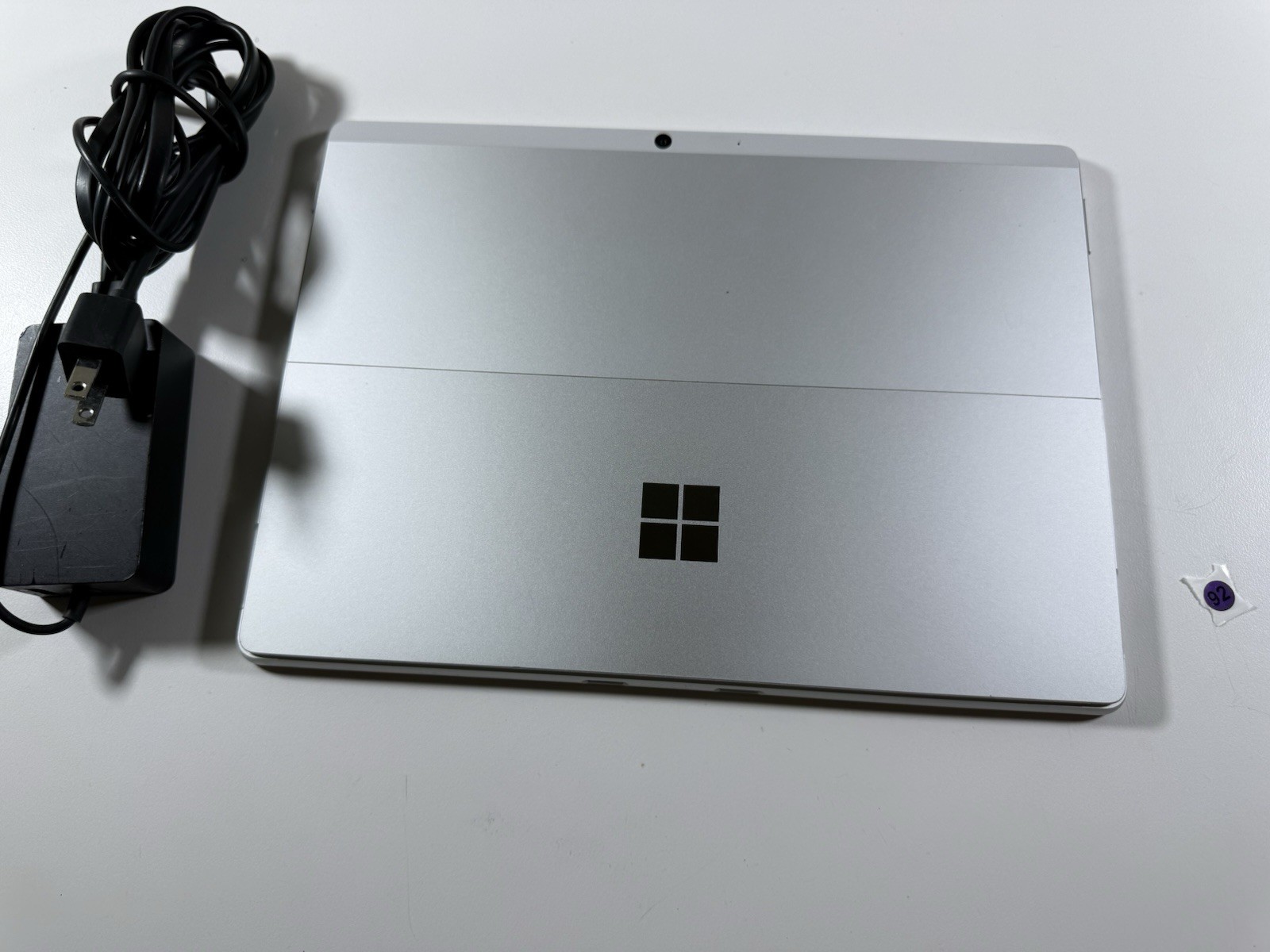 Microsoft Surface Pro 8 (1982) i5-1145G7 – 16GB RAM – 256GB 120Hz – Win 11 Pro