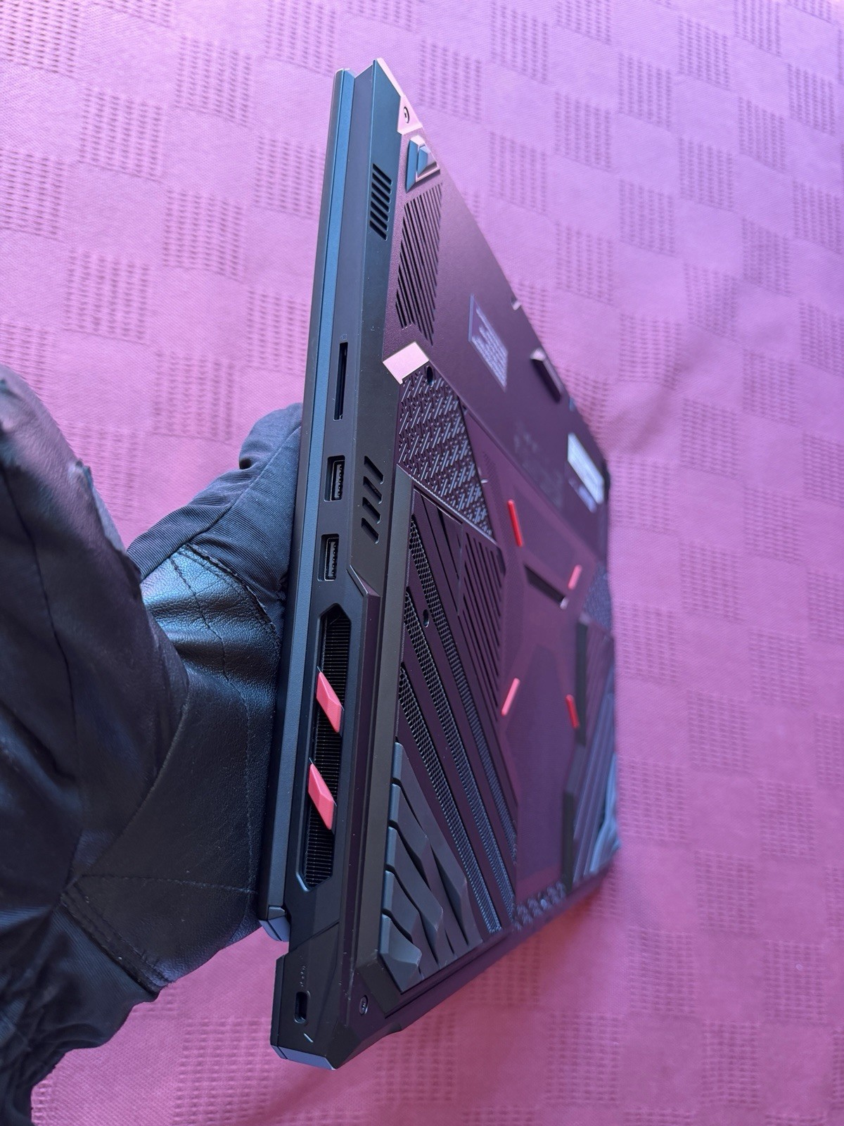 MSI Raider 18” HX AI A2XW Gaming Laptop Ultra 9 64GB RAM 2TB SSD *Minor Dent*