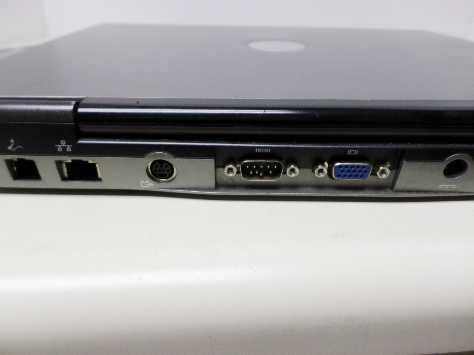 Dell Latitude D520 laptop Core 2 Duo 1.66GHz 1GBRAM 80 GB CD Serial port Wifi