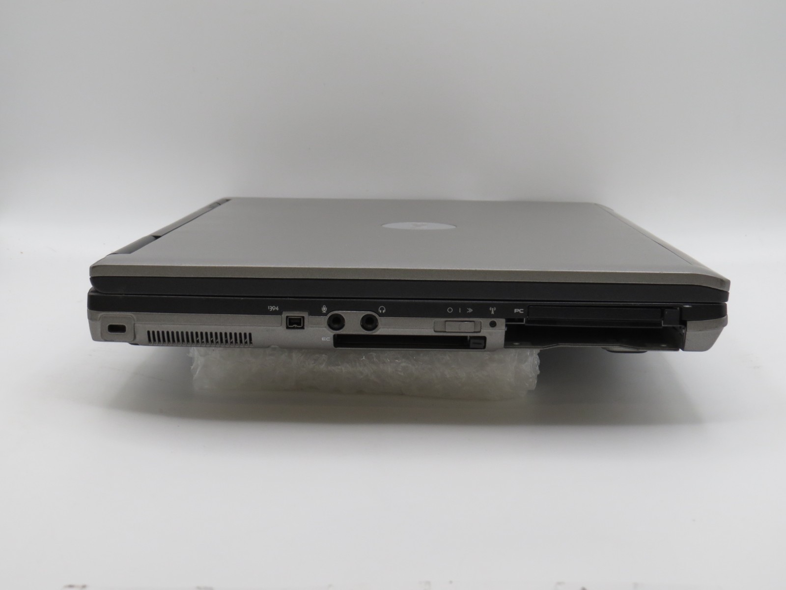 Dell Latitude D830 | Core 2 Duo T7100 | 1GB RAM | 15.6″ | No HD/OS/AC | Parts