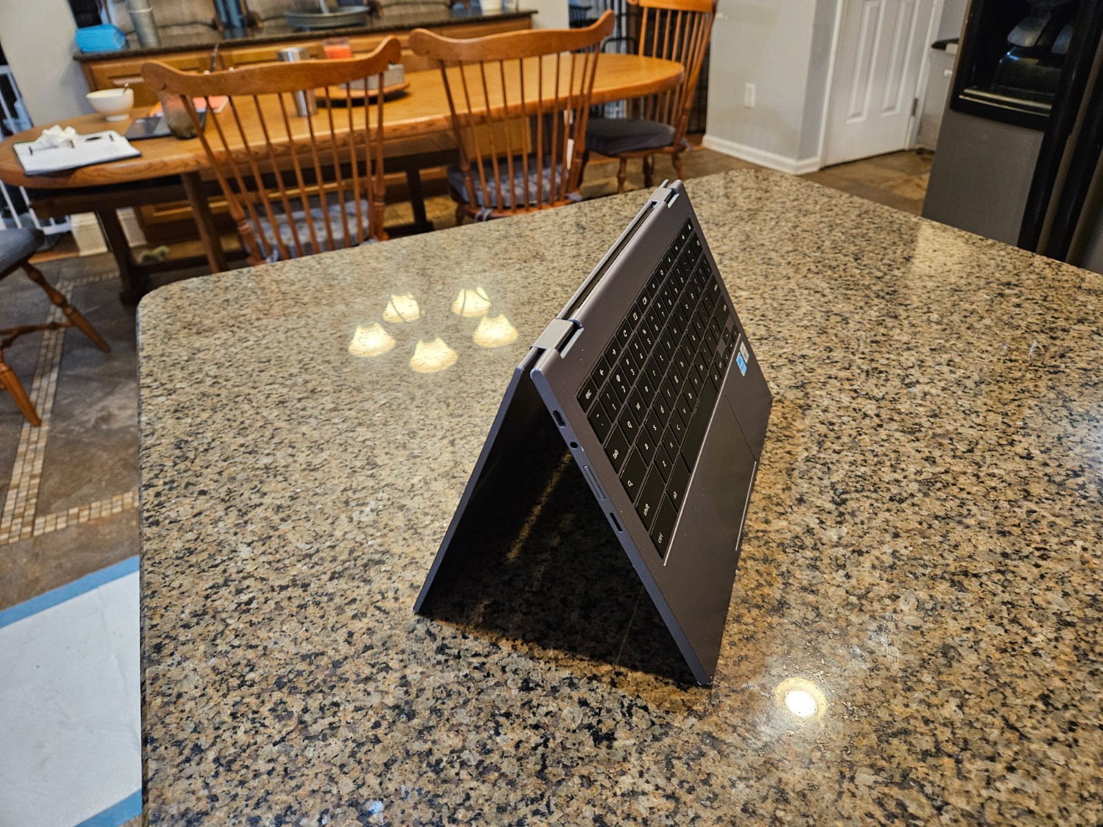 Samsung Galaxy Chromebook 2 13.3″ (128GB eMMC, Intel Core i3 10th Gen., 2.10…