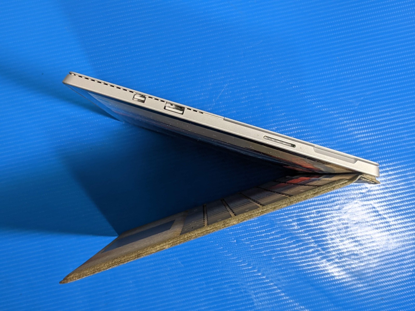 MS Surface Pro 4 1724 12.3″2736×1824 TOUCH m3-6Y30 900MHz 4GB 128GB SSD Win10Pro