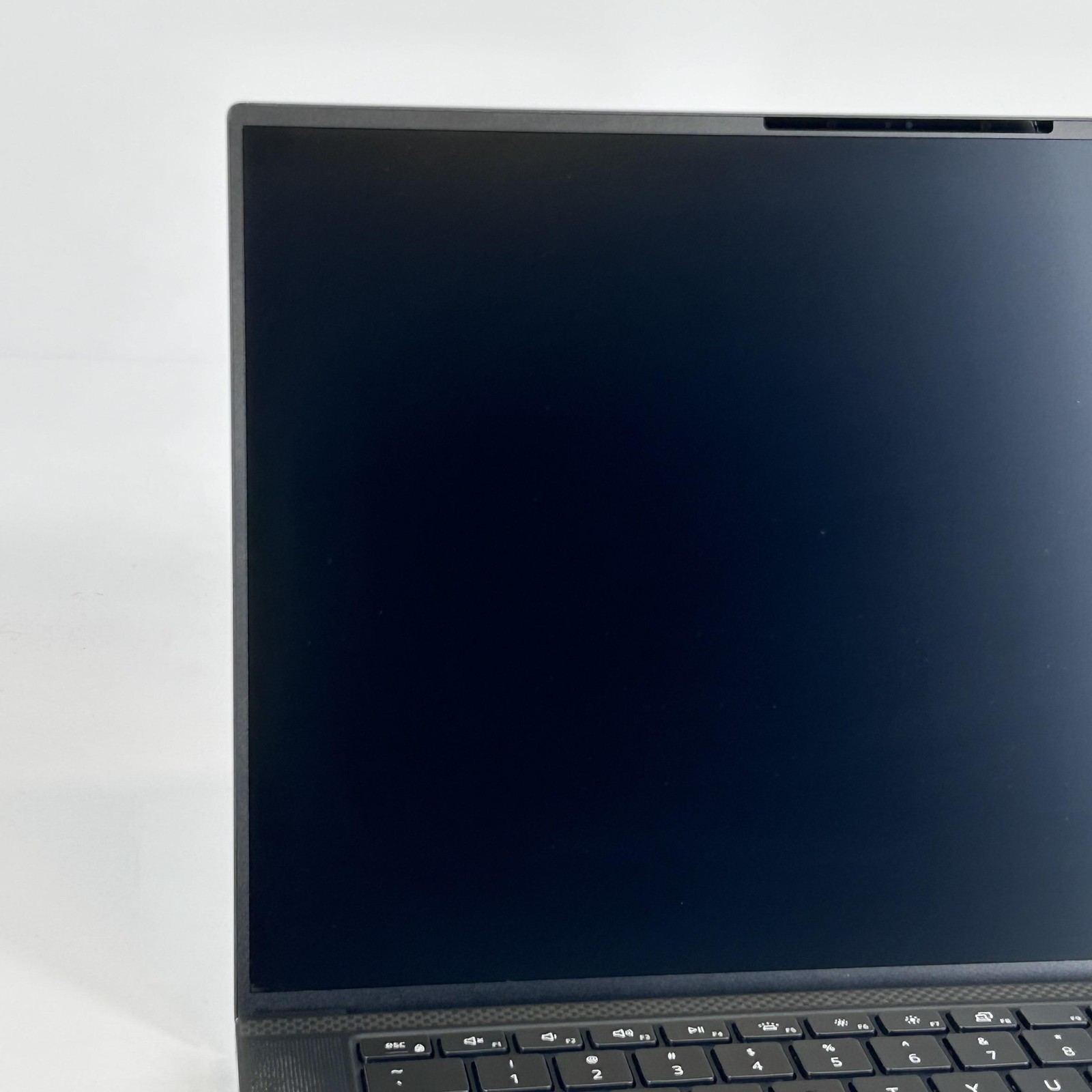 Dell Precision 5570 15.6 Gray FHD+ 2.5 GHz i9-12900H 32GB 1TB SSD Very Good