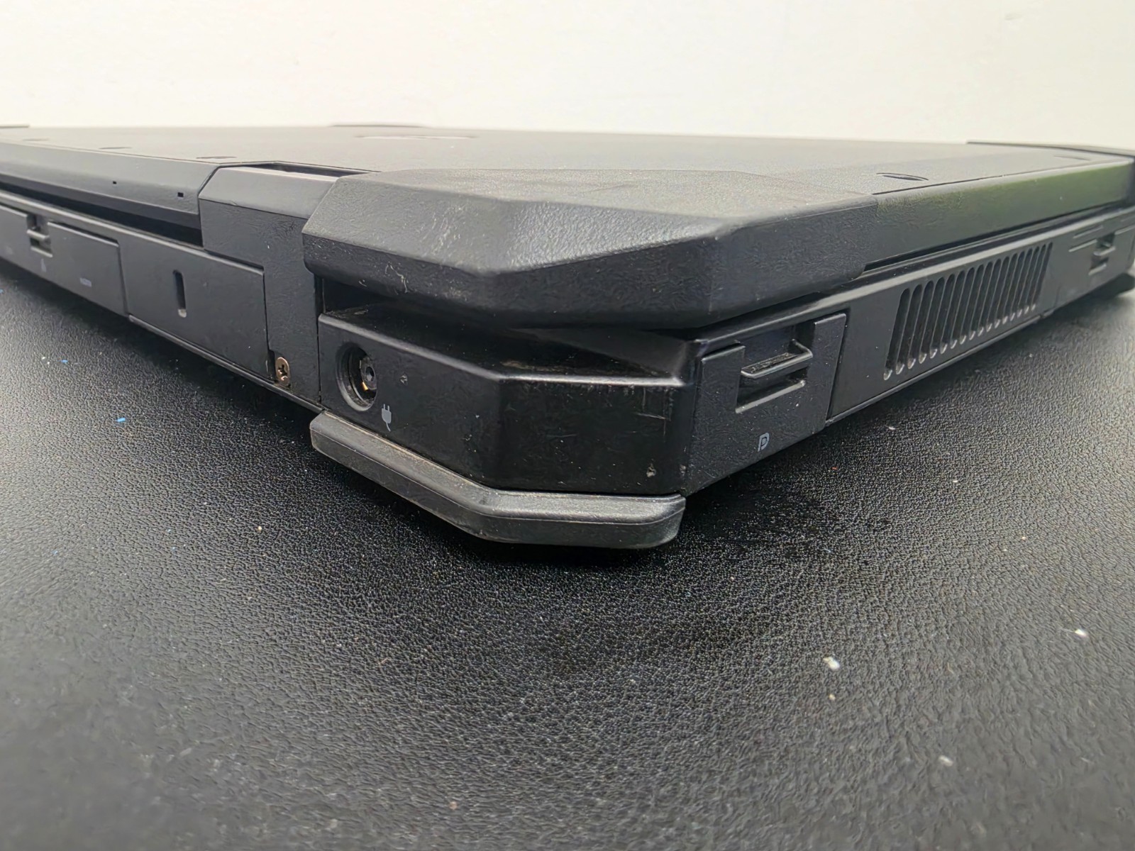 Dell Latitude 5420 Rugged Intel i7-8650U FHD Touch ***LTE*** 4GB Ram 256GB SSD