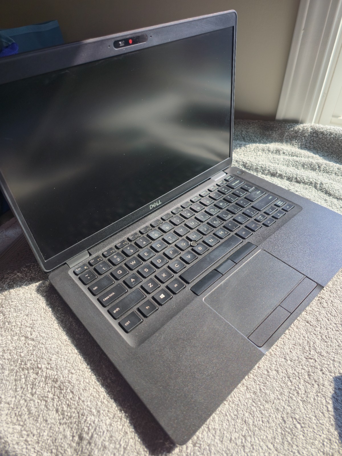 dell latitude 5400 i5-8365u, 8gb ram No hdd, Included genuine Dell charger.