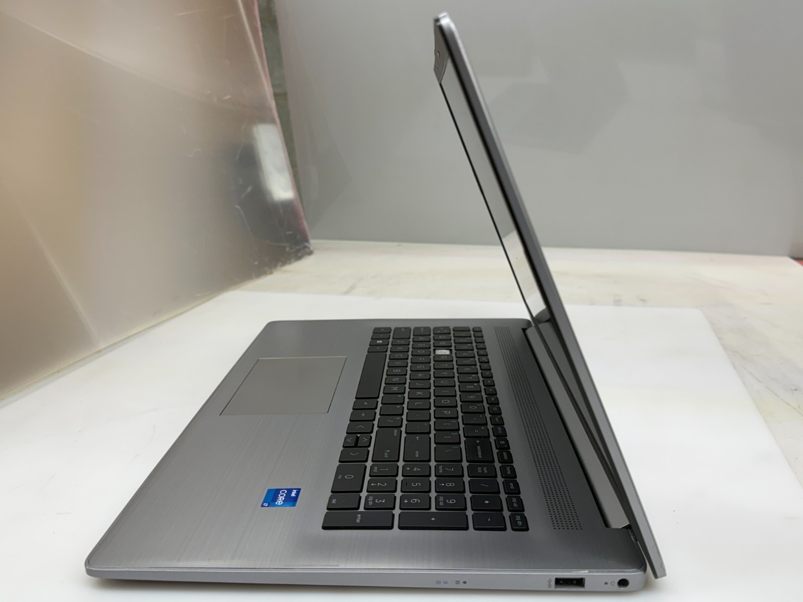 HP 470 G9 17.3 inch i7-1255U@1.70GHz 8GB RAM 256GB NVMe W11P NVIDIA MX550 *READ