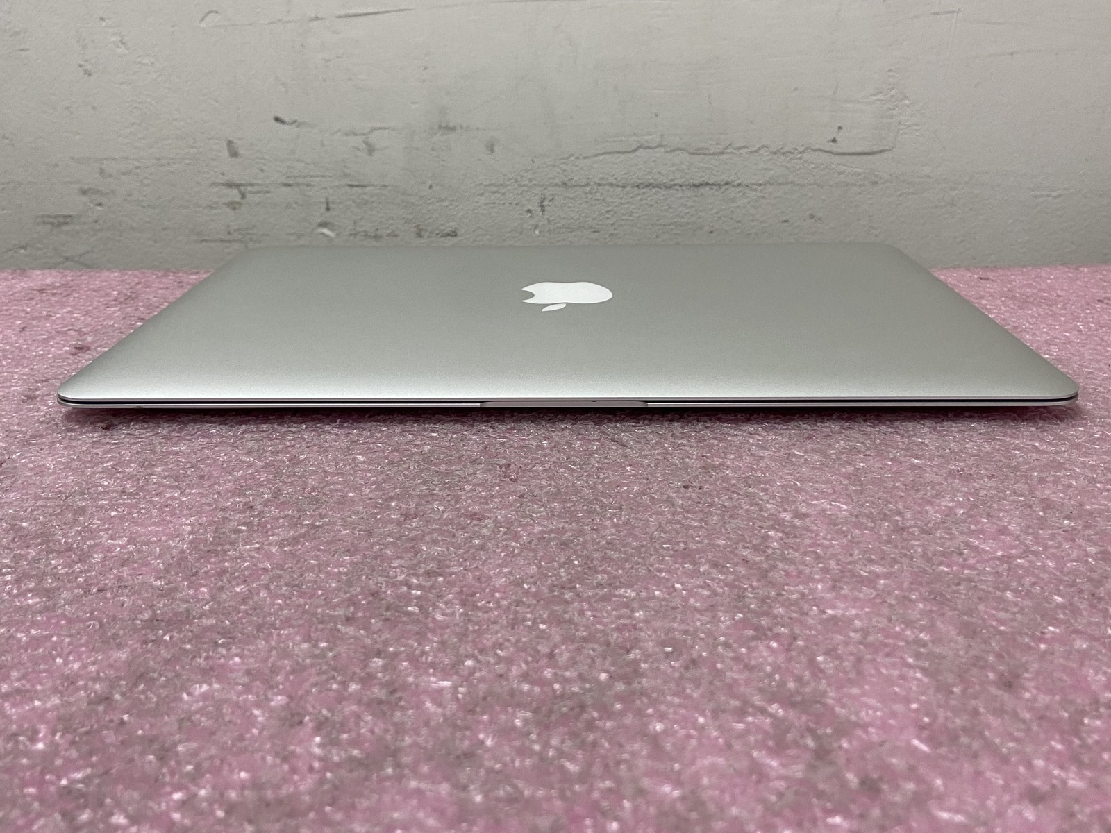Apple MacBook Air 2017 A1466 13.3″ i5-5350U 8GB RAM 128GB SSD *Read* – CLP42A
