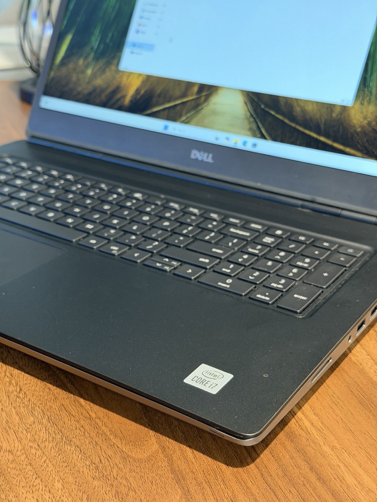 DELL PRECISION 7750 | INTEL CORE I7-10850H 2.70GHZ | 512GB | 16GB | WIN 11