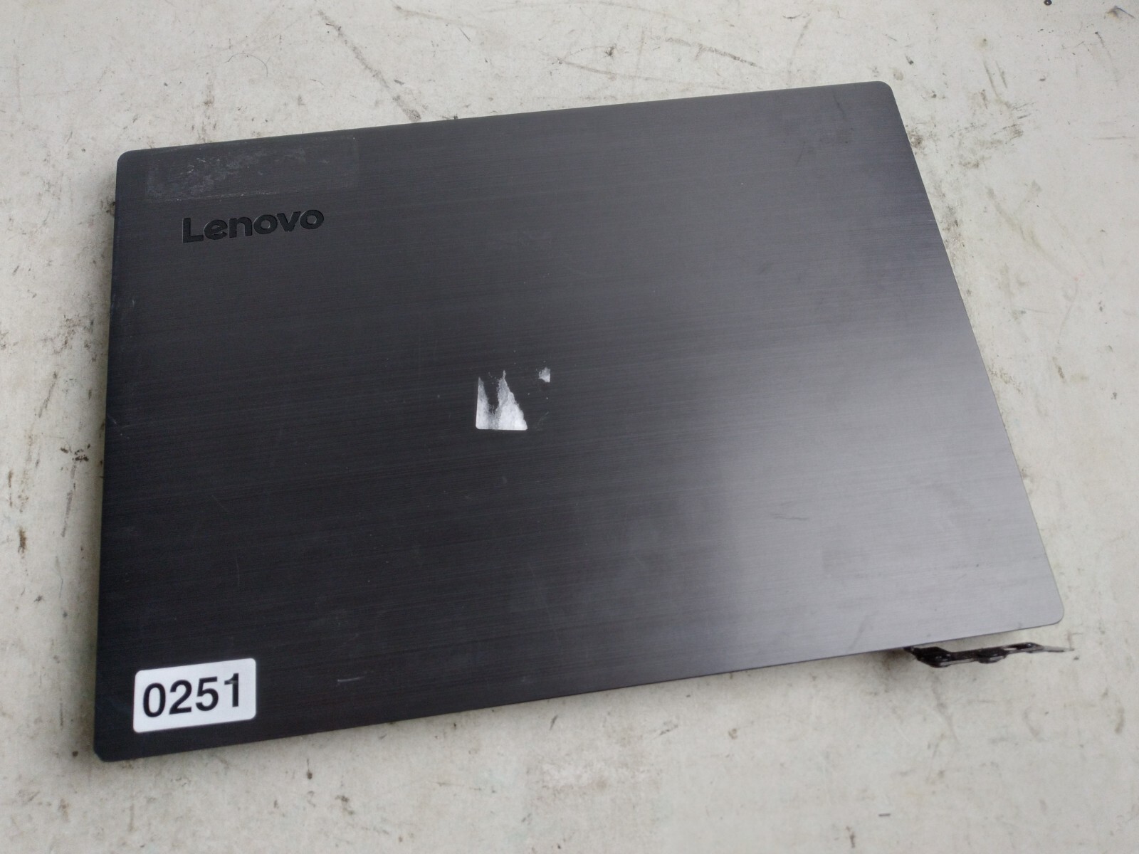 Lenovo ThinkPad V330-14ARR w/AMD Ryzen 3 2200U, 4GB RAM, 14″ Laptop for Parts