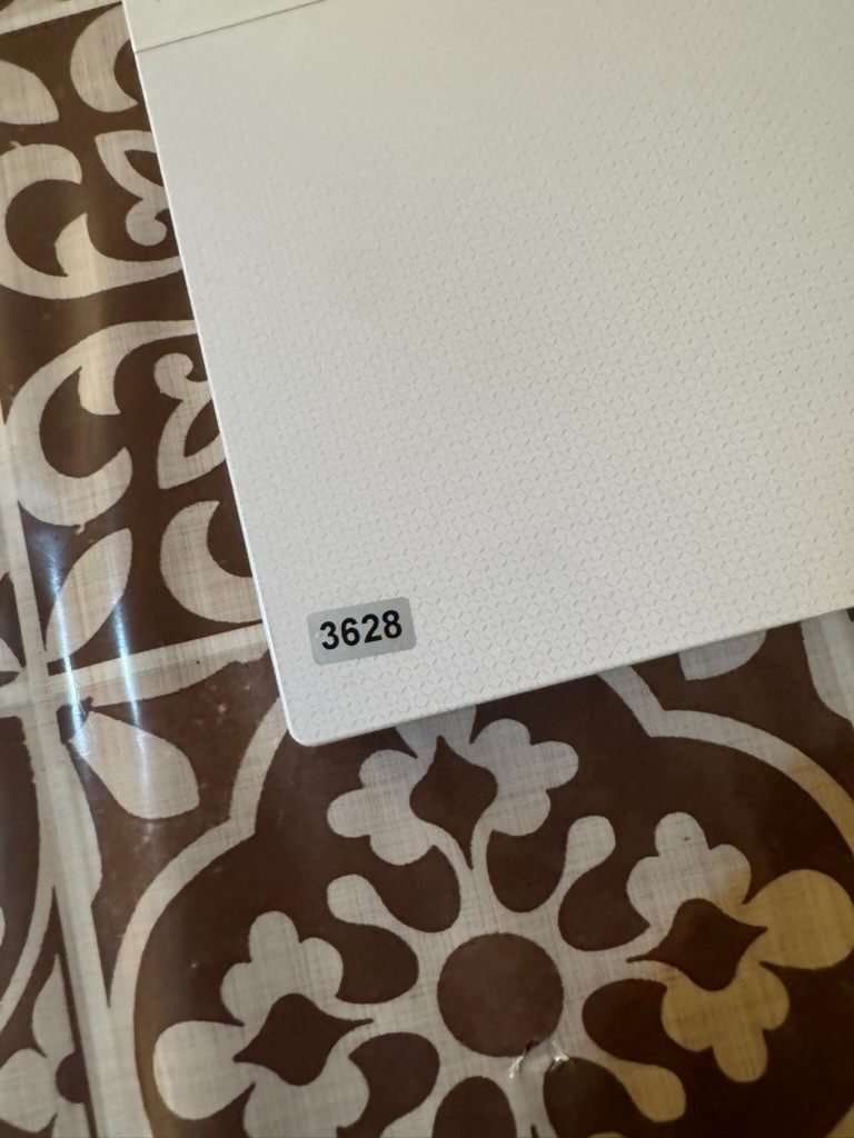 ASUS VivoBook MJ401TA m3-8100Y 4GB 120GB SSD Win10 w/ Charger